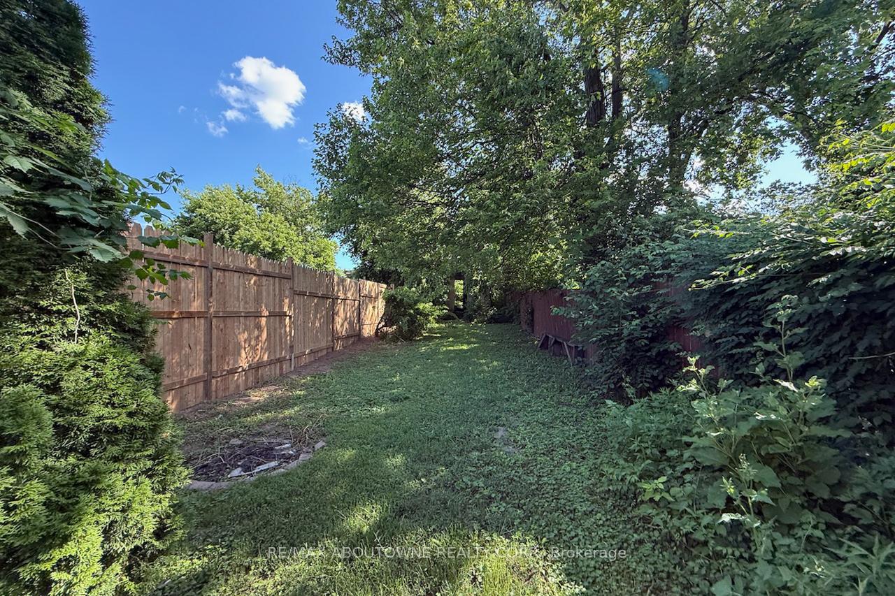 Photo 33 of 214 Burlington Street E, Hamilton, North End — HOMEH
