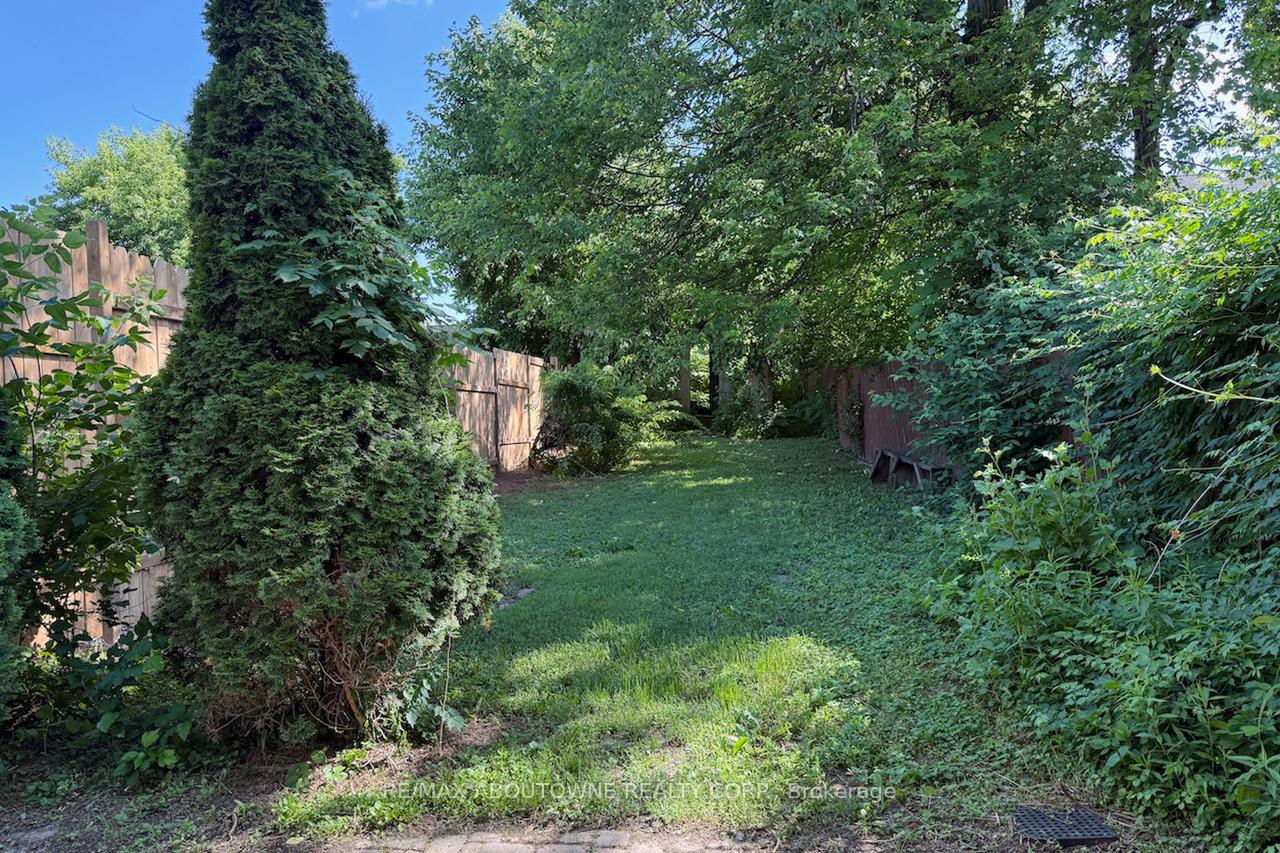 Photo 34 of 214 Burlington Street E, Hamilton, North End — HOMEH