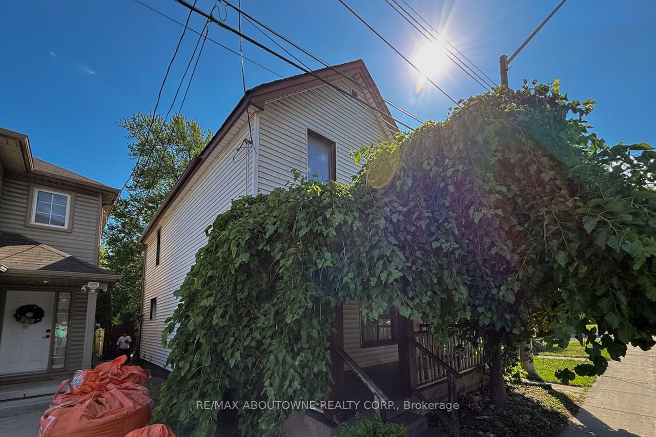 Photo 35 of 214 Burlington Street E, Hamilton, North End — HOMEH