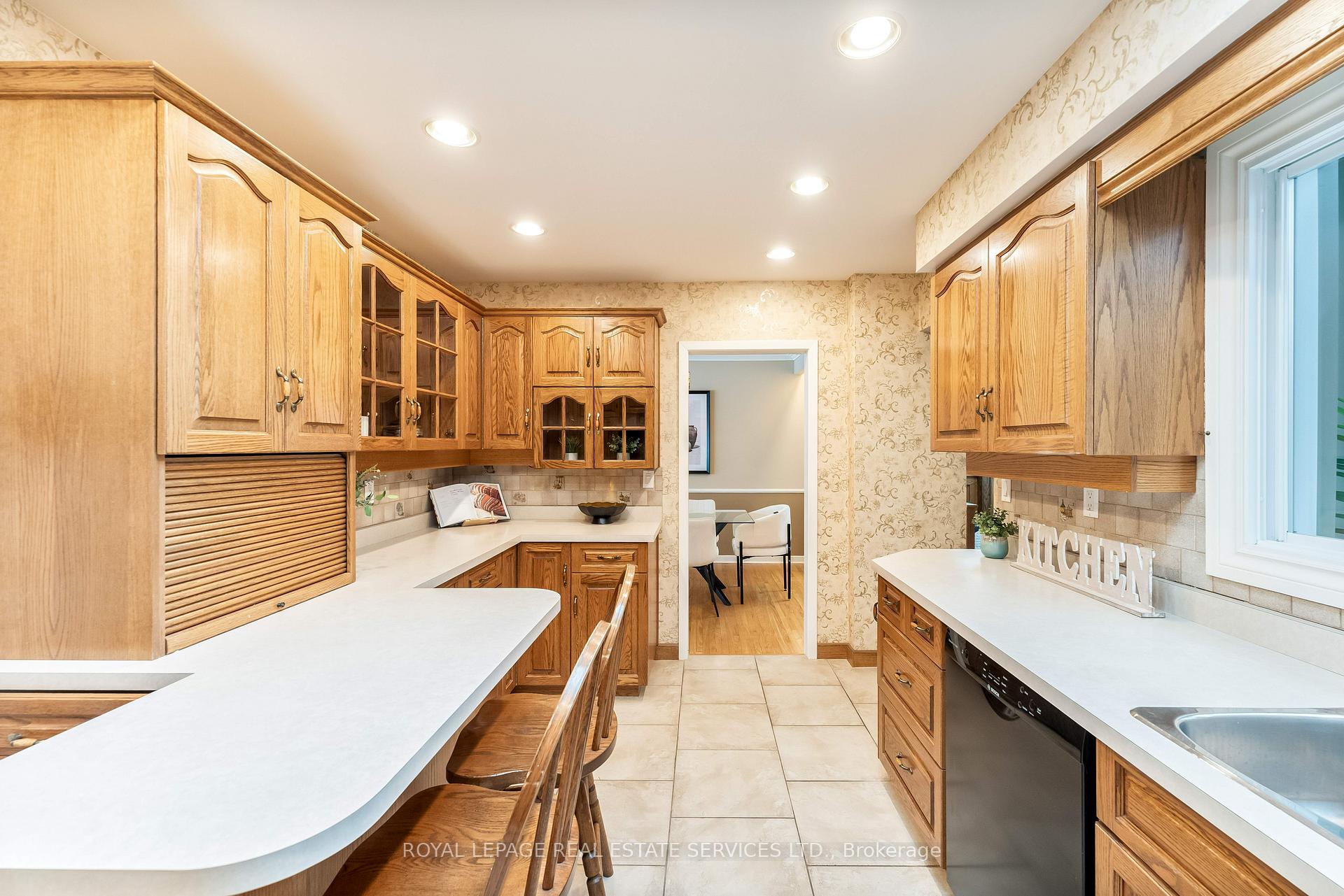 Photo 12 of 236 Belvenia Road, Burlington, Shoreacres — HOMEH