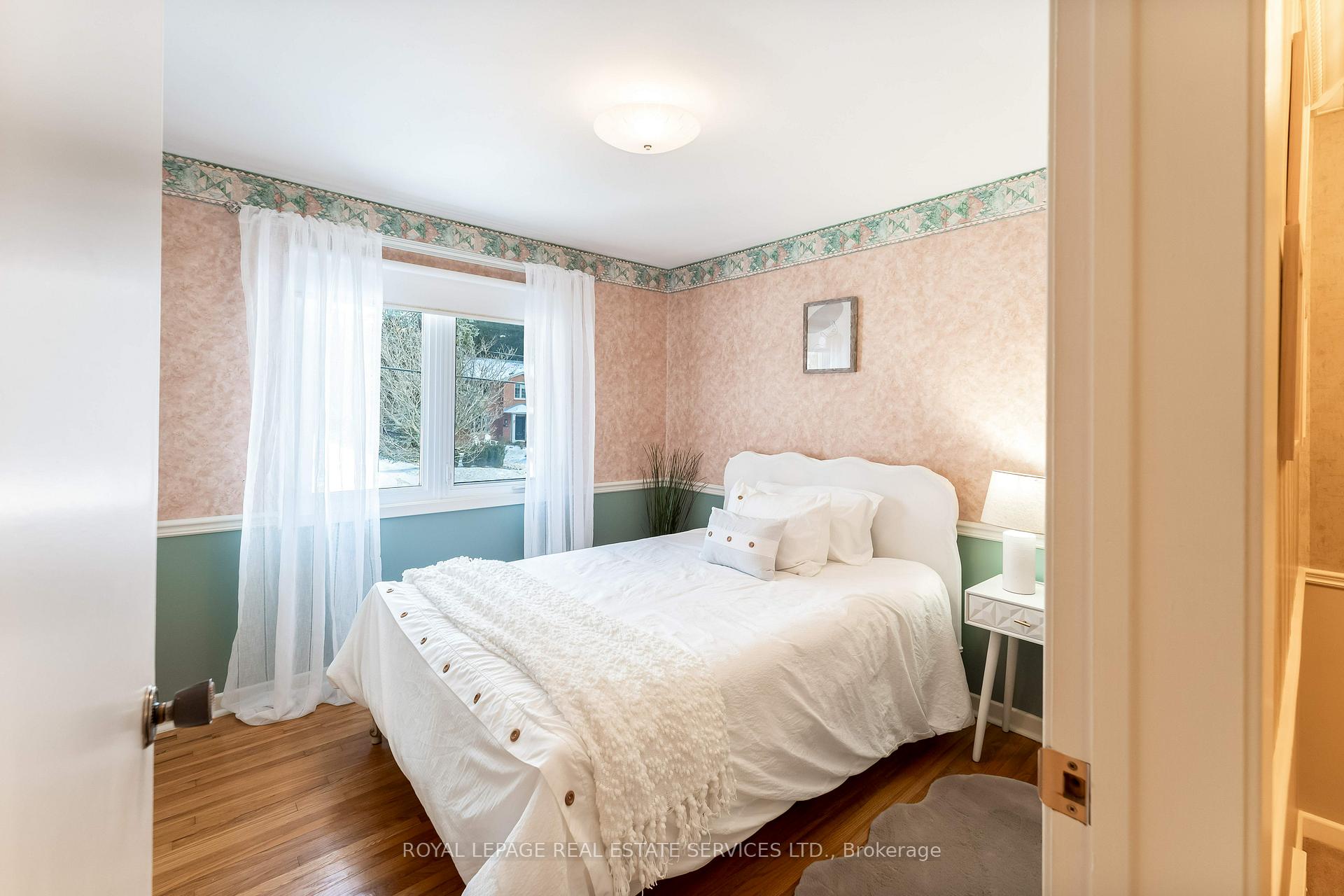 Photo 20 of 236 Belvenia Road, Burlington, Shoreacres — HOMEH