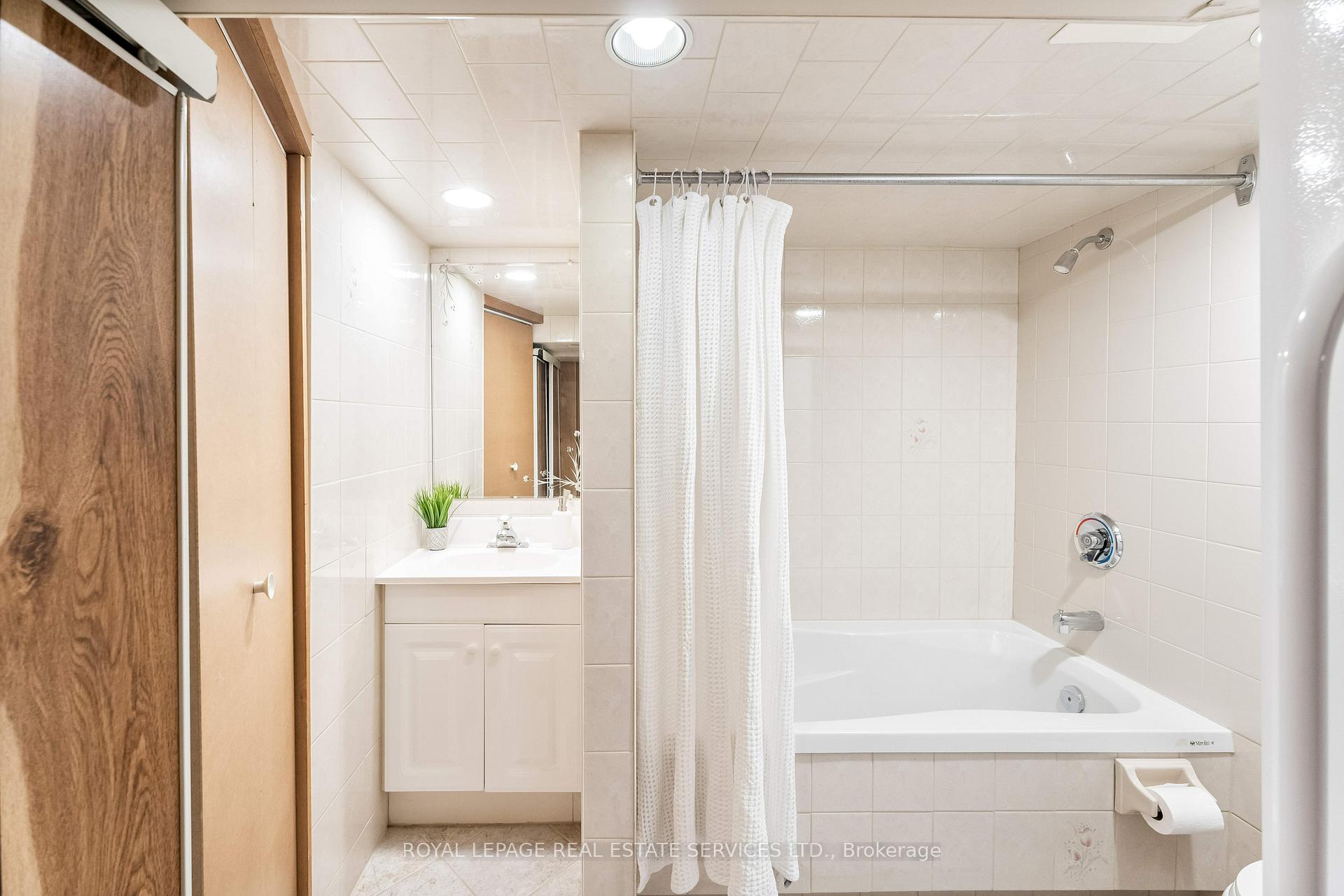 Photo 28 of 236 Belvenia Road, Burlington, Shoreacres — HOMEH