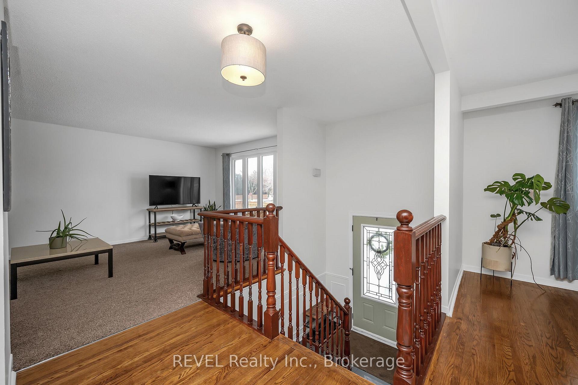 Photo 9 of 3330 Bristol Drive, Burlington, Palmer — HOMEH