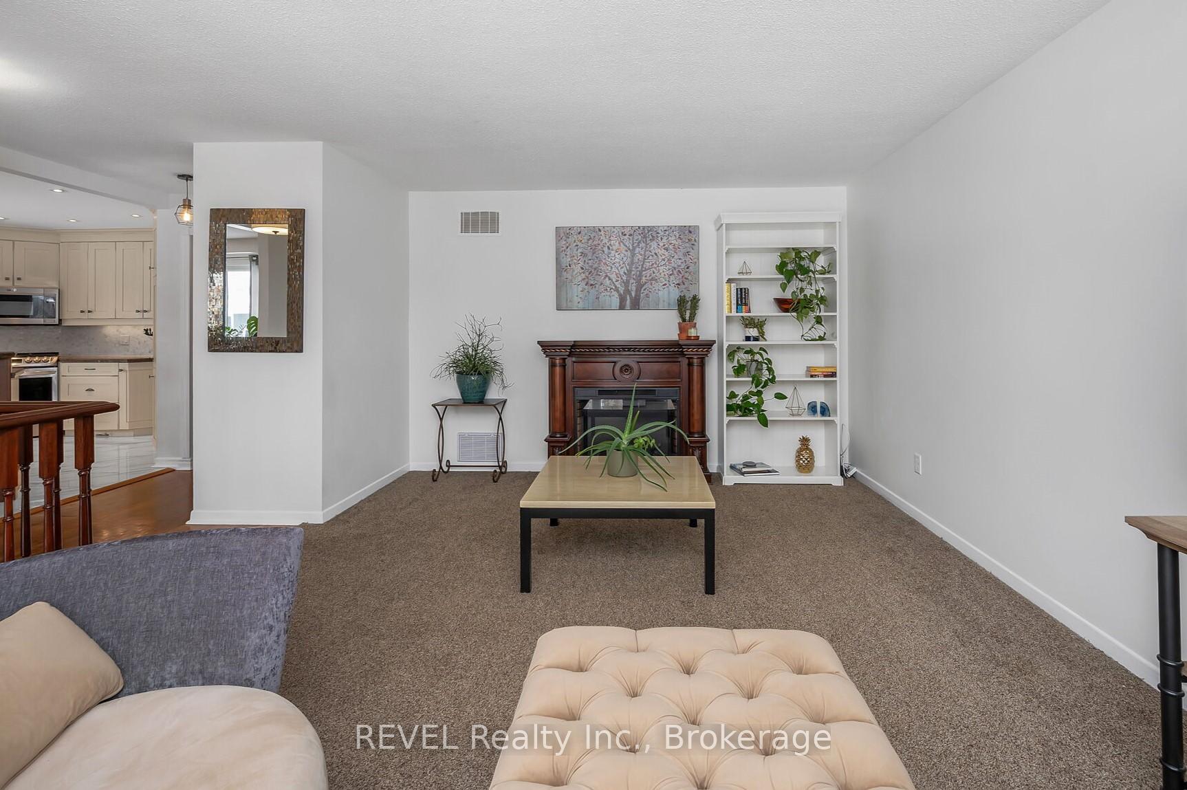 Photo 10 of 3330 Bristol Drive, Burlington, Palmer — HOMEH