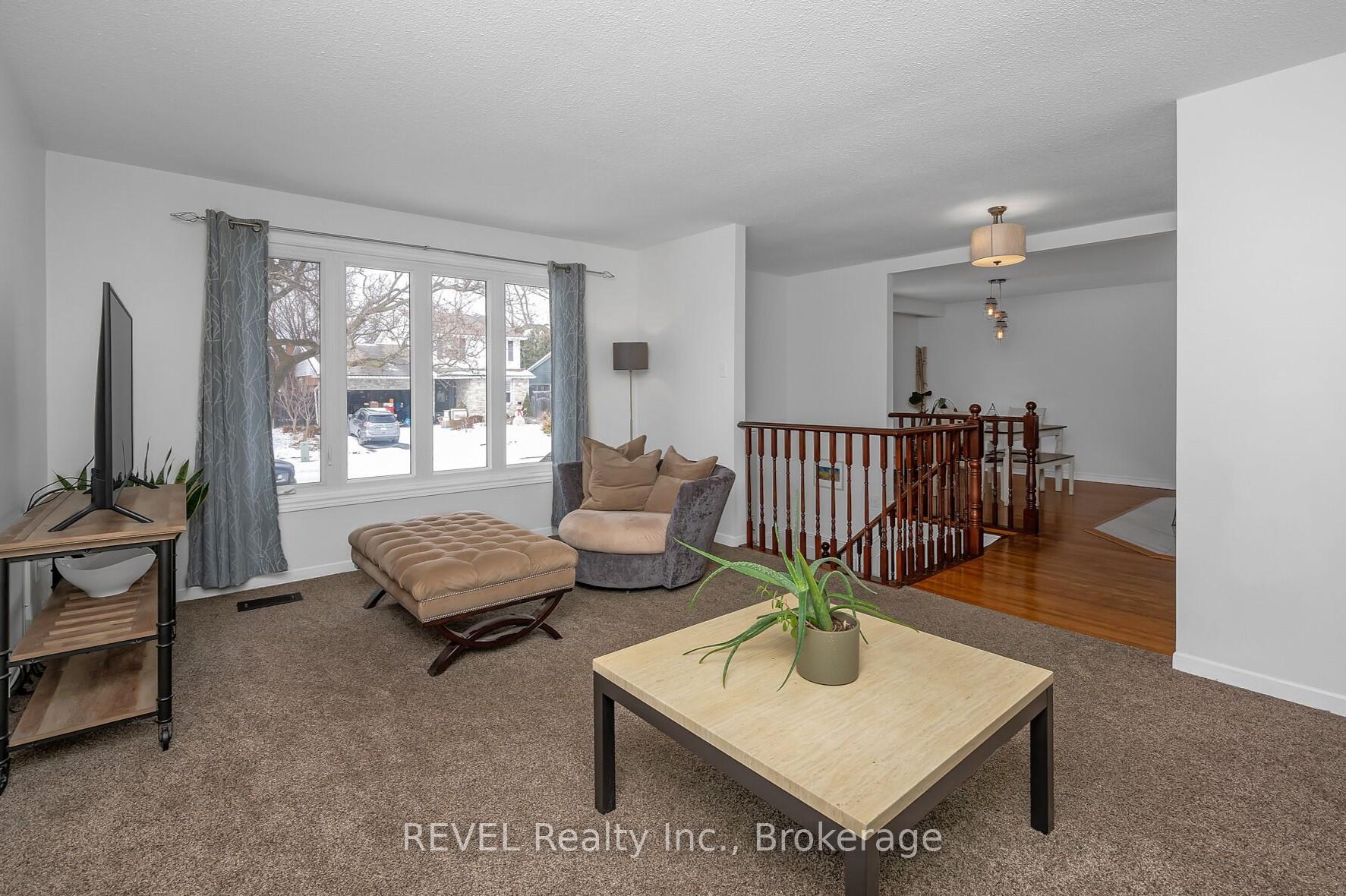 Photo 11 of 3330 Bristol Drive, Burlington, Palmer — HOMEH