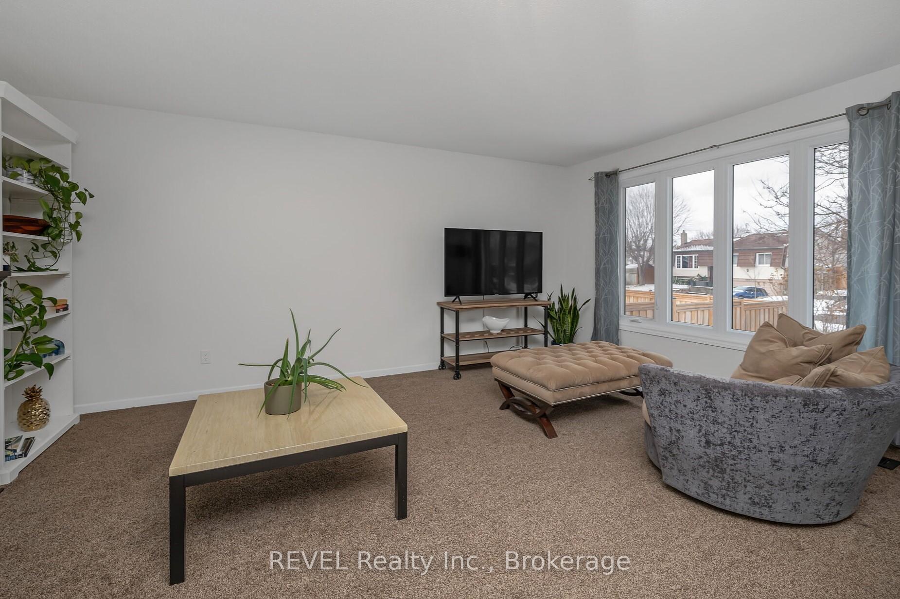 Photo 12 of 3330 Bristol Drive, Burlington, Palmer — HOMEH