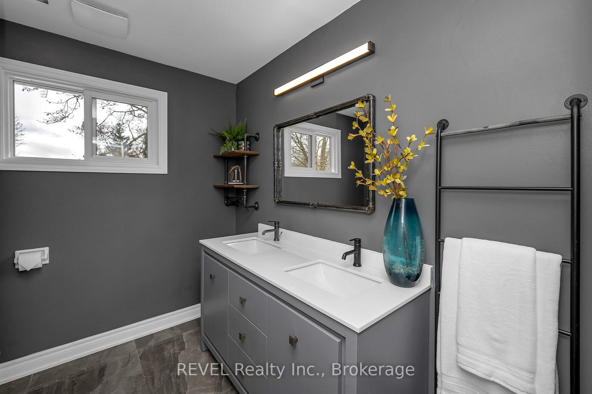 Photo 14 of 3330 Bristol Drive, Burlington, Palmer — HOMEH