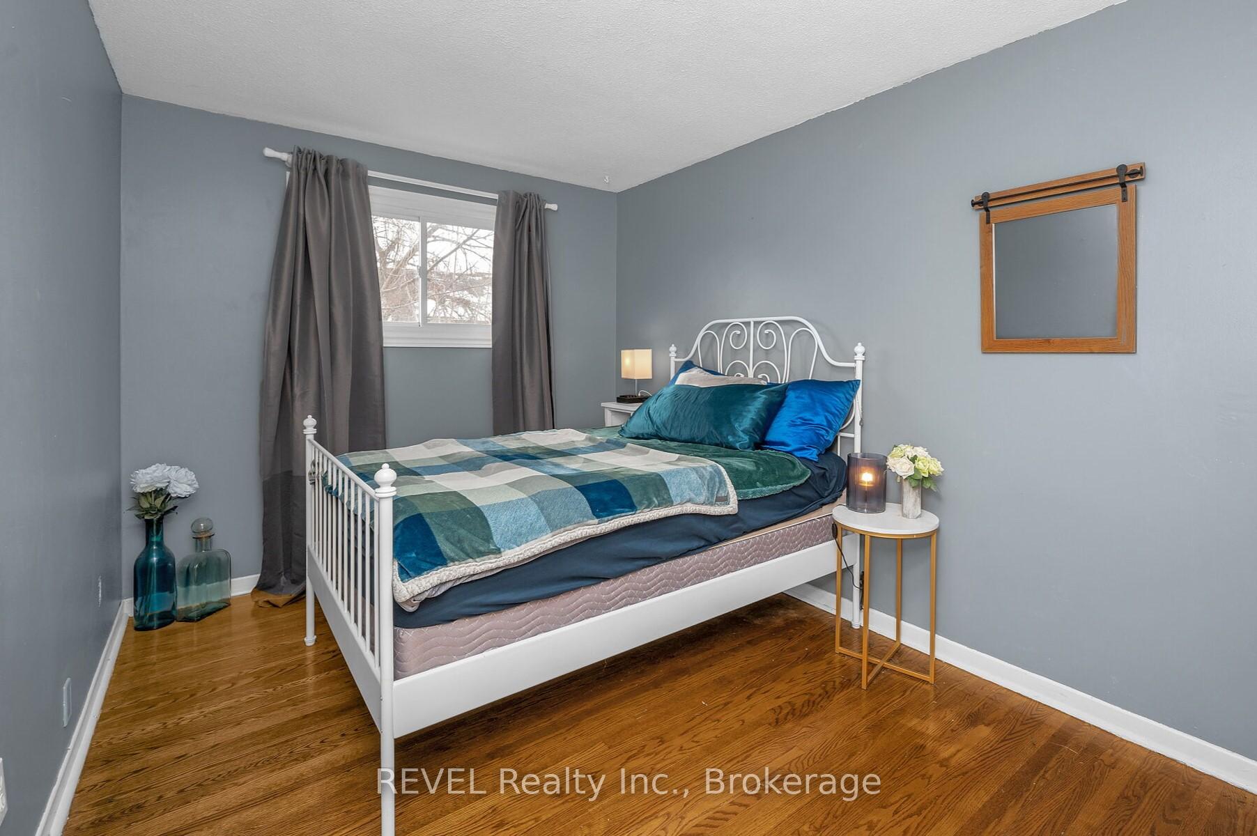 Photo 16 of 3330 Bristol Drive, Burlington, Palmer — HOMEH