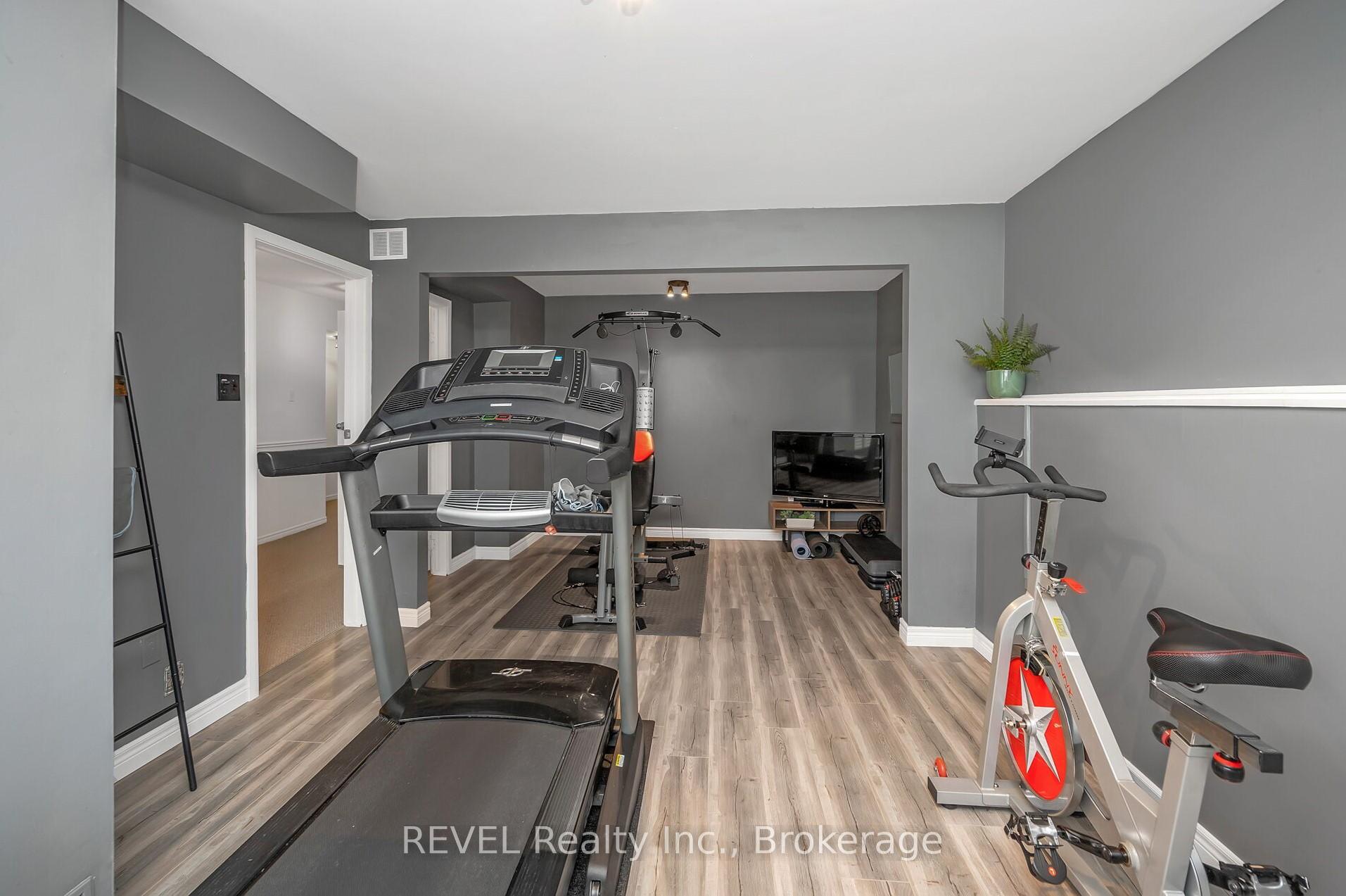 Photo 20 of 3330 Bristol Drive, Burlington, Palmer — HOMEH
