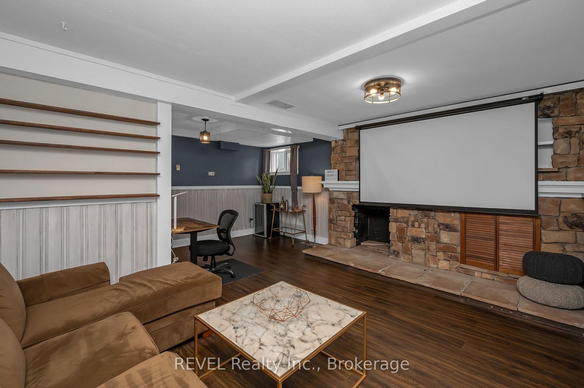 Photo 25 of 3330 Bristol Drive, Burlington, Palmer — HOMEH