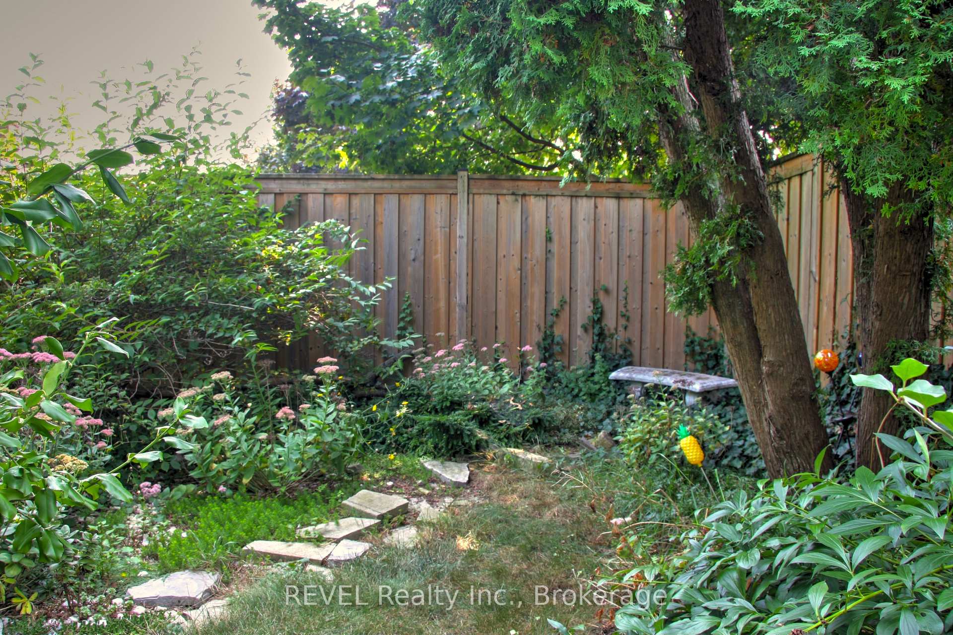 Photo 29 of 3330 Bristol Drive, Burlington, Palmer — HOMEH