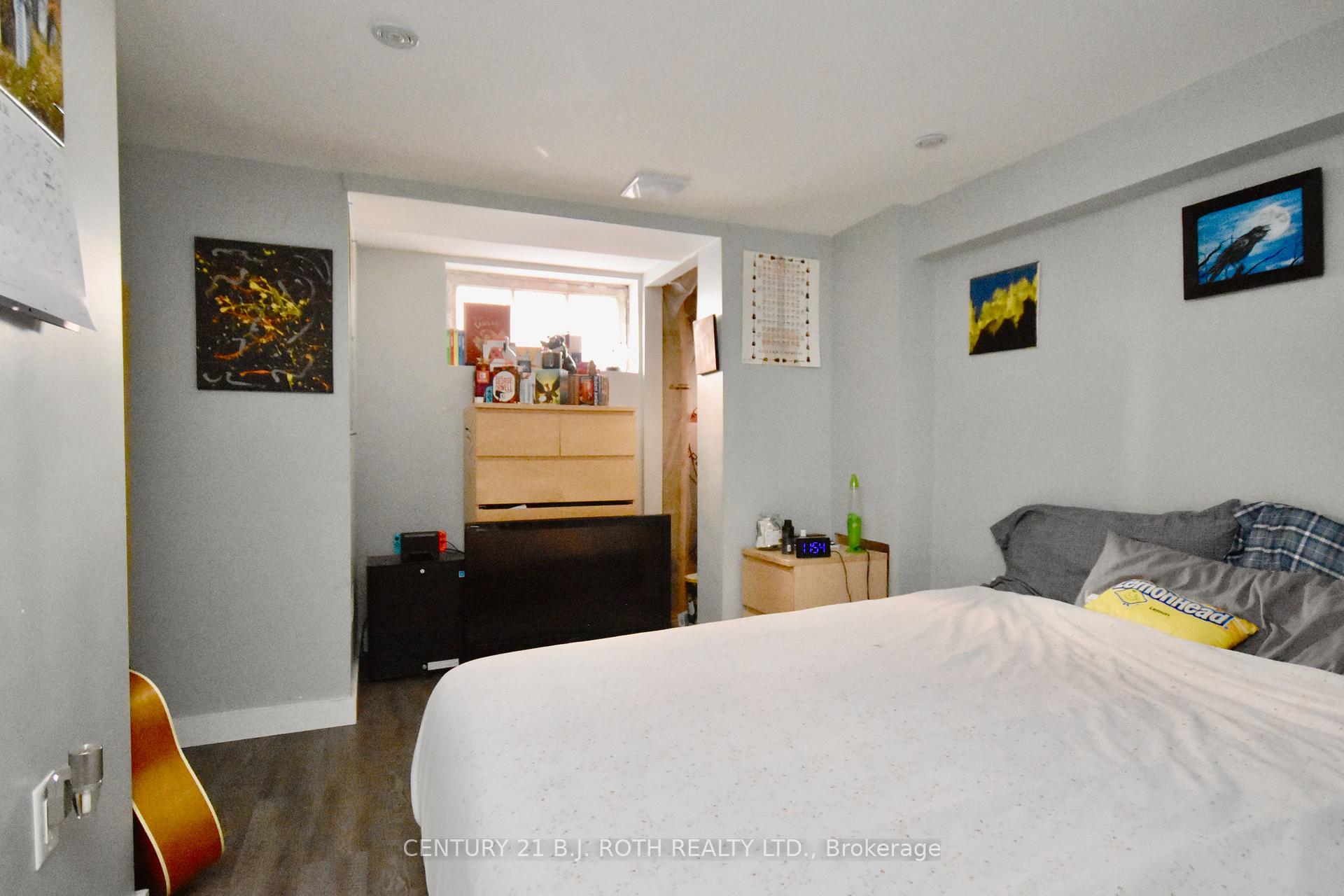 Photo 21 of 124 Mary Street, Barrie, Queen's Park — HOMEH