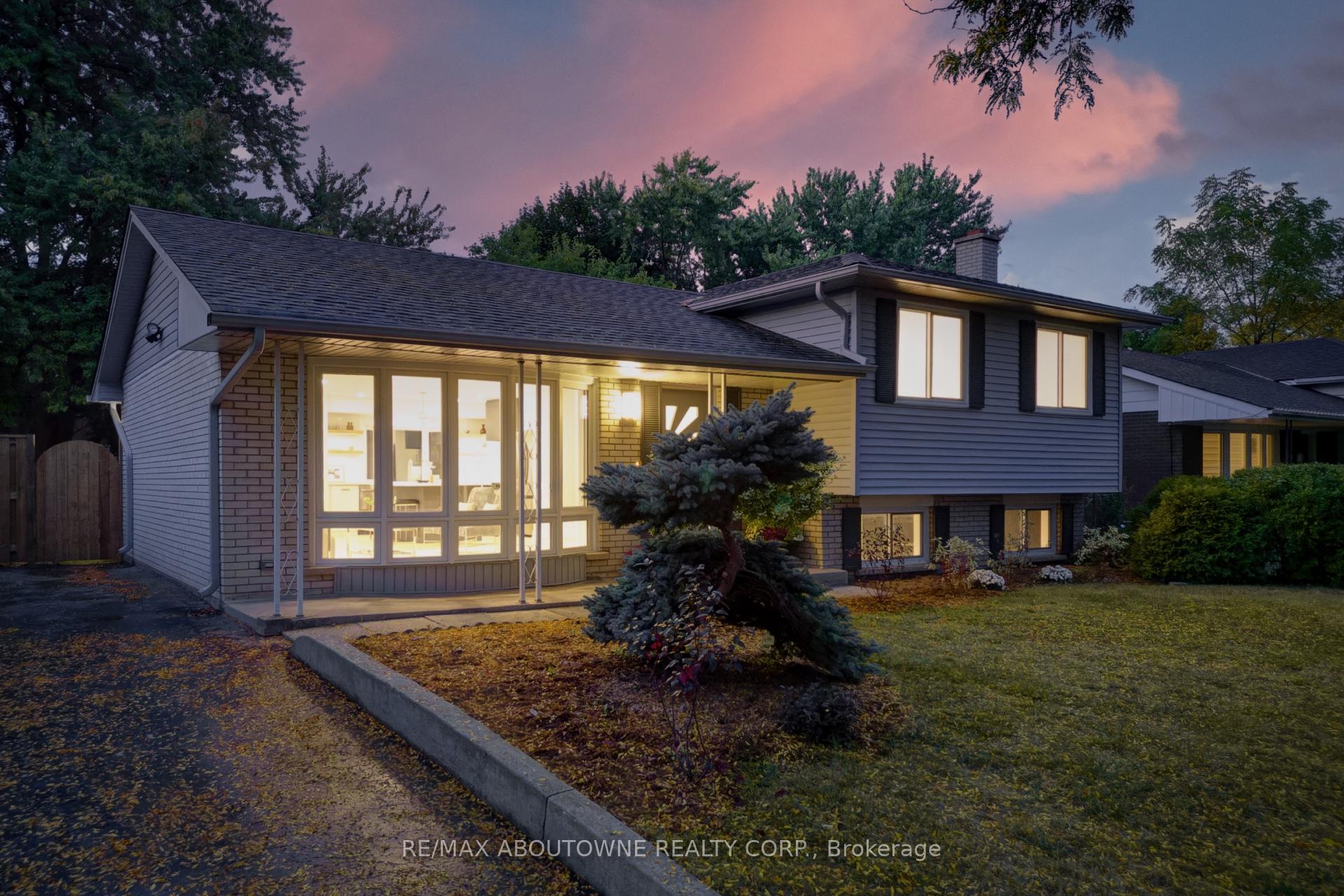 Photo 3 of 2435 Cyprus Avenue, Burlington, Mountainside — HOMEH