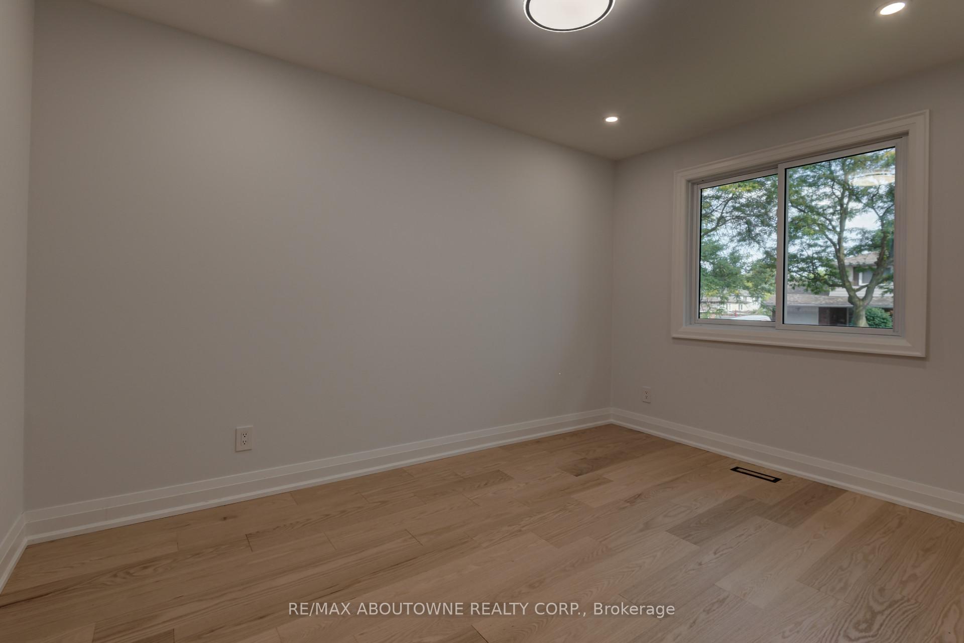 Photo 35 of 2435 Cyprus Avenue, Burlington, Mountainside — HOMEH