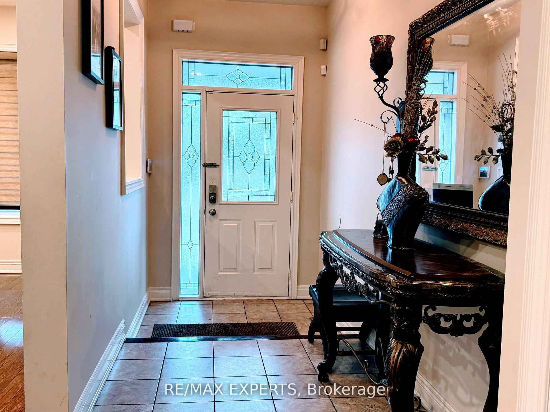 Photo 4 of Unit UPPER, 78 Bluffwood Crescent, Brampton, Bram East — HOMEH