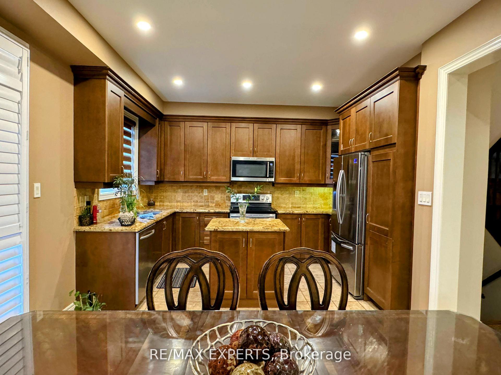 Photo 13 of Unit UPPER, 78 Bluffwood Crescent, Brampton, Bram East — HOMEH