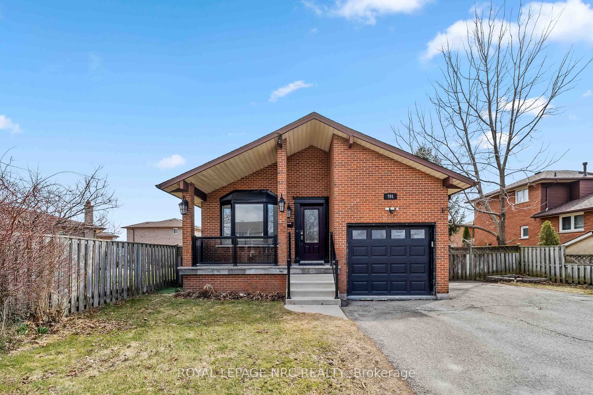 Photo 2 of 701 Upper Paradise Road, Hamilton, Gilkson — HOMEH