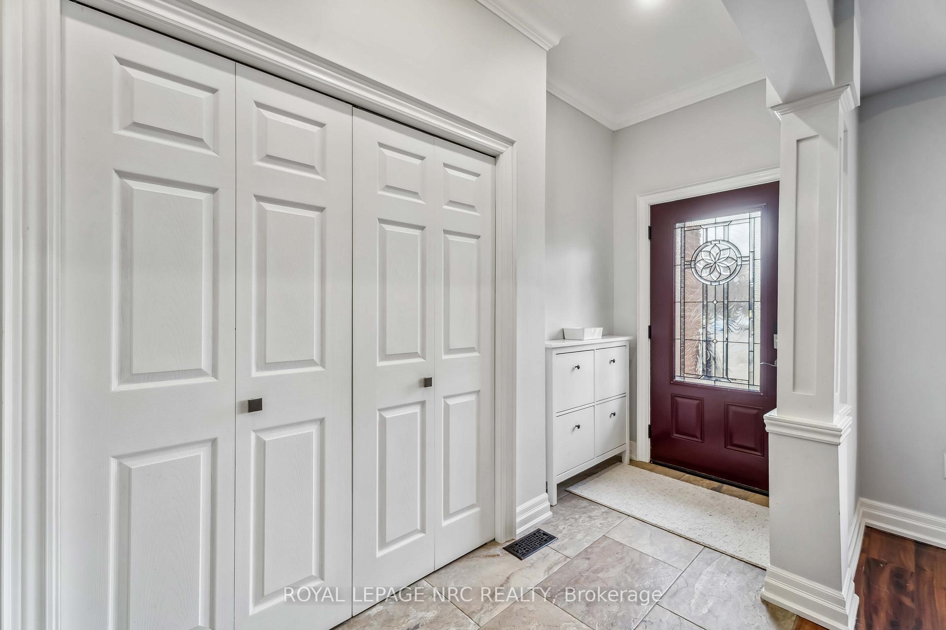 Photo 4 of 701 Upper Paradise Road, Hamilton, Gilkson — HOMEH