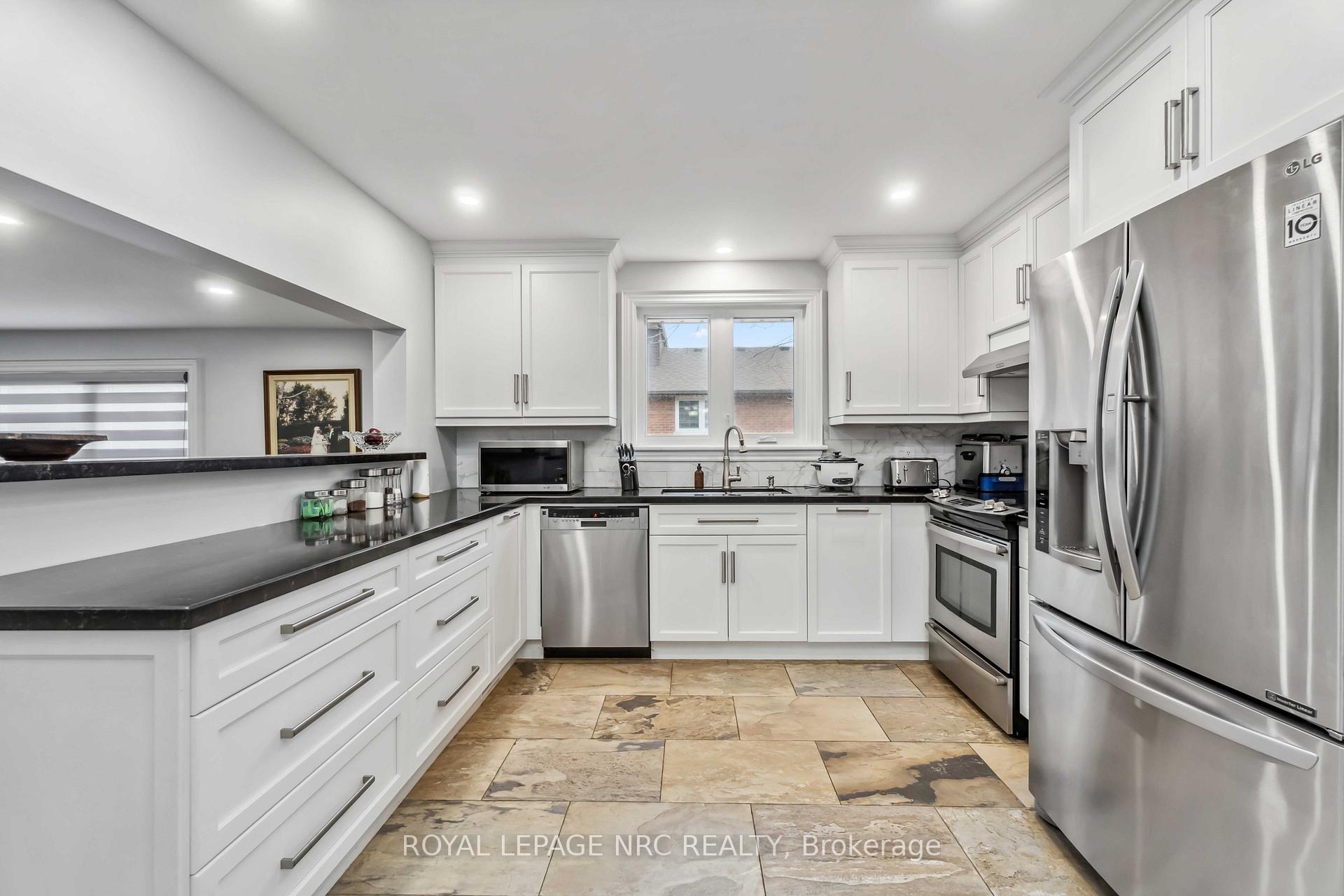 Photo 8 of 701 Upper Paradise Road, Hamilton, Gilkson — HOMEH