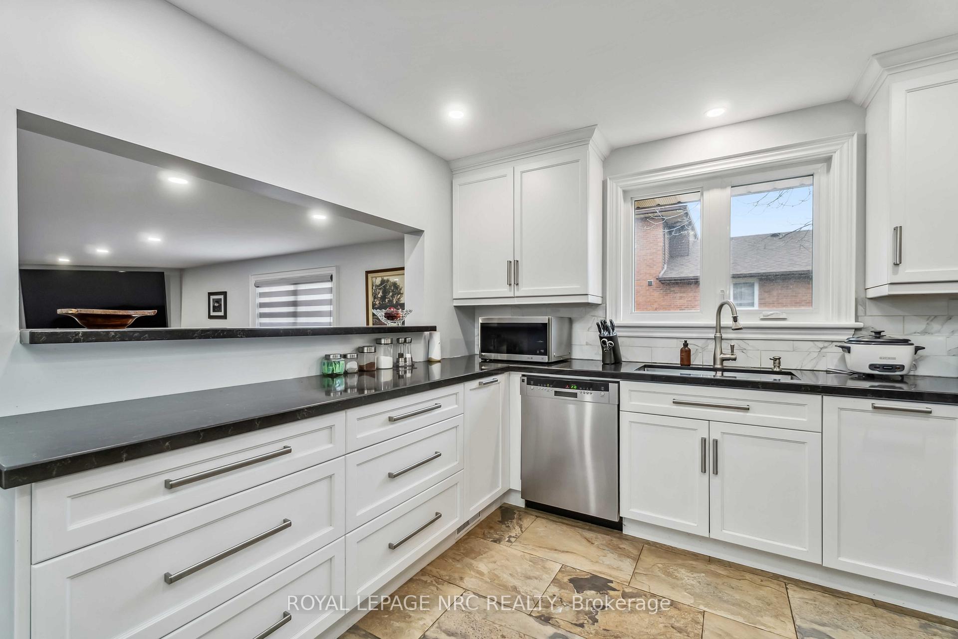 Photo 13 of 701 Upper Paradise Road, Hamilton, Gilkson — HOMEH