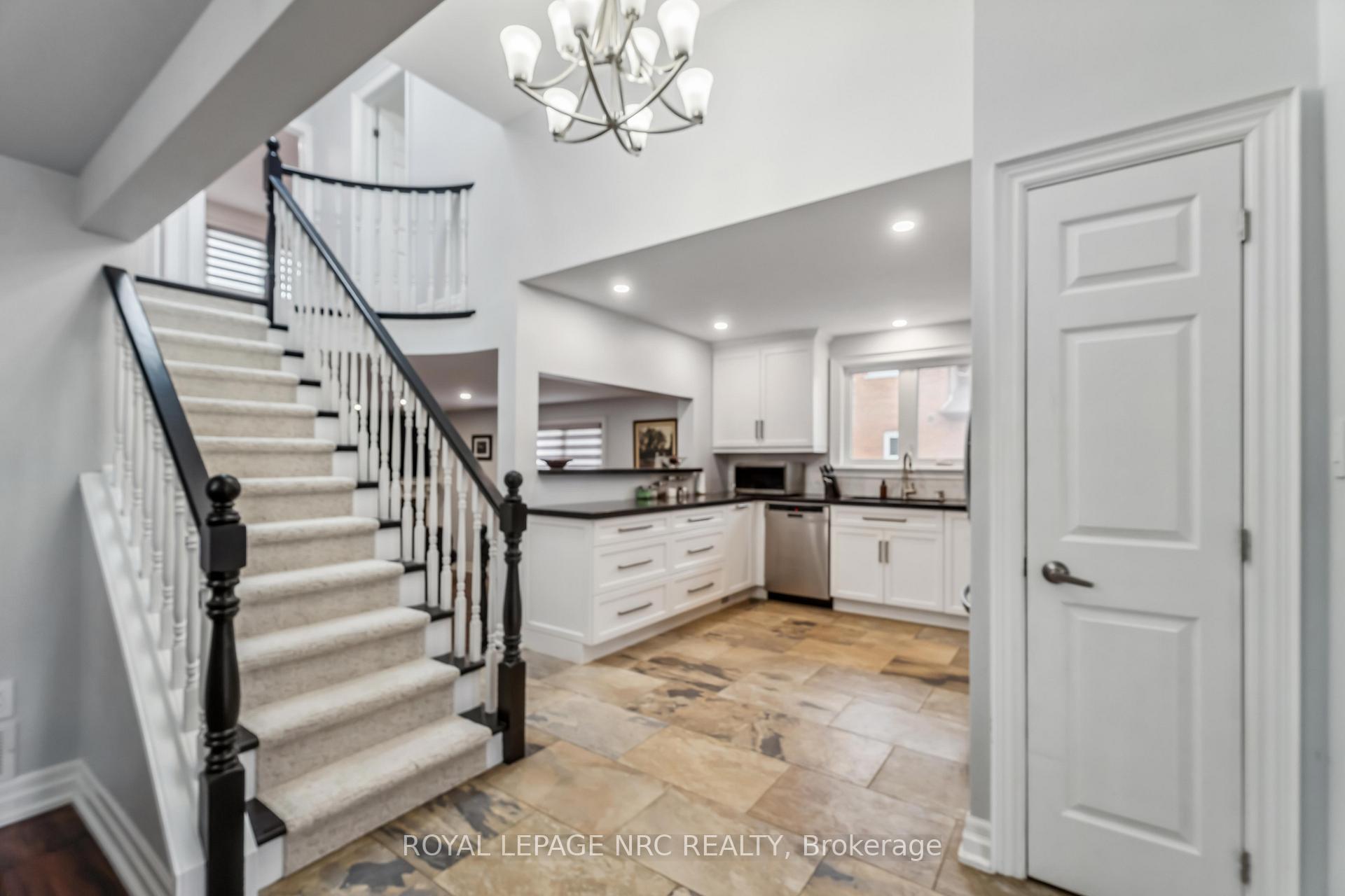 Photo 14 of 701 Upper Paradise Road, Hamilton, Gilkson — HOMEH