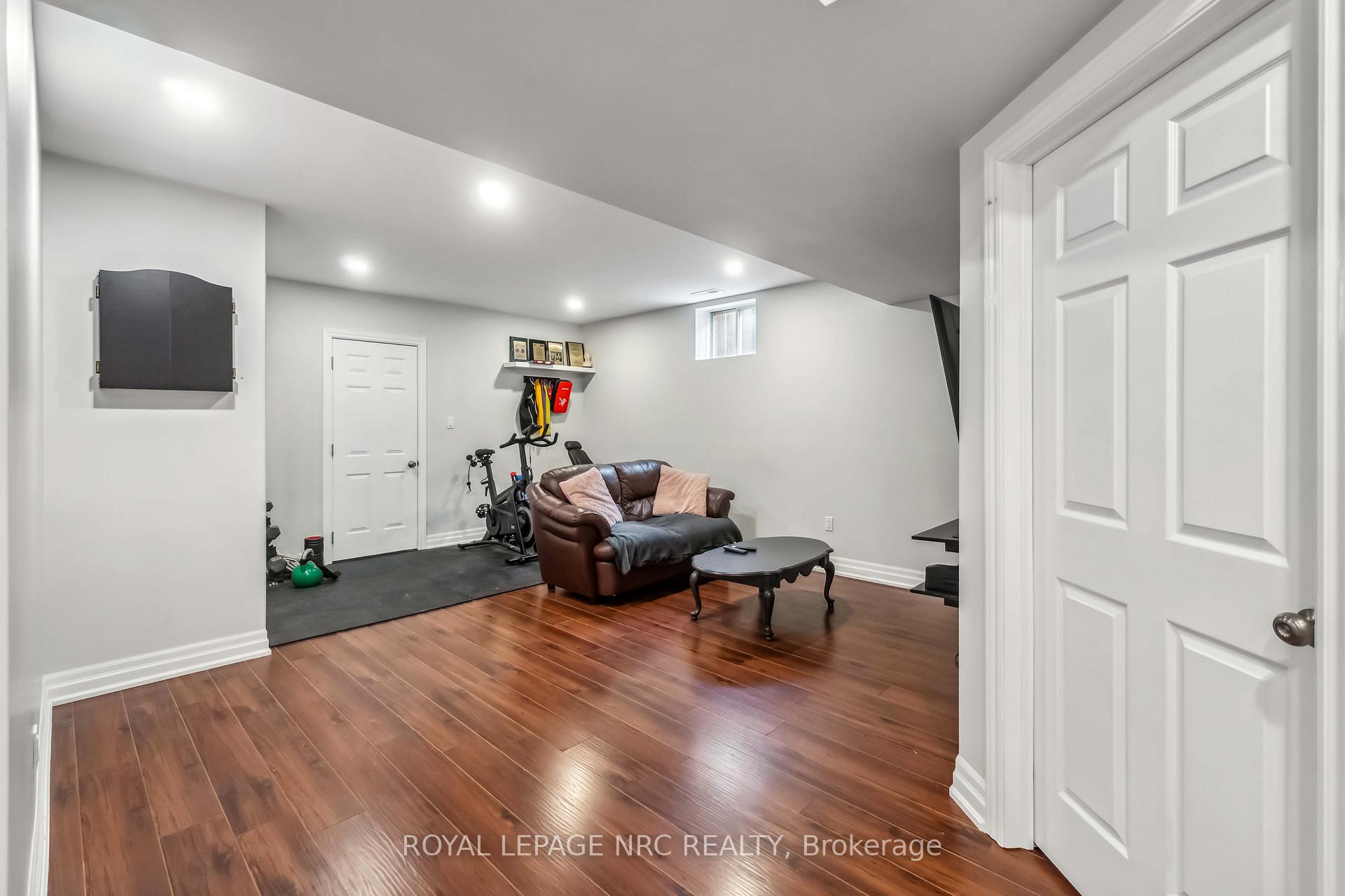 Photo 23 of 701 Upper Paradise Road, Hamilton, Gilkson — HOMEH