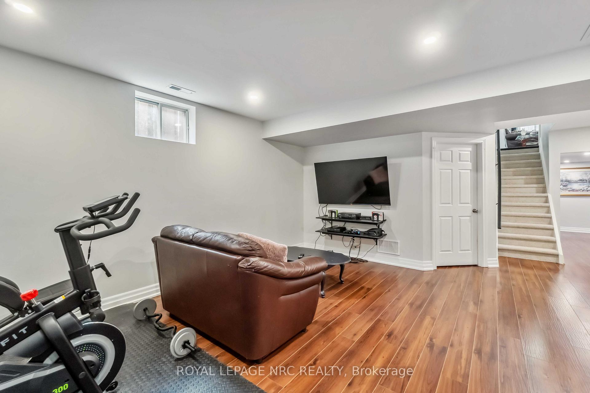 Photo 26 of 701 Upper Paradise Road, Hamilton, Gilkson — HOMEH