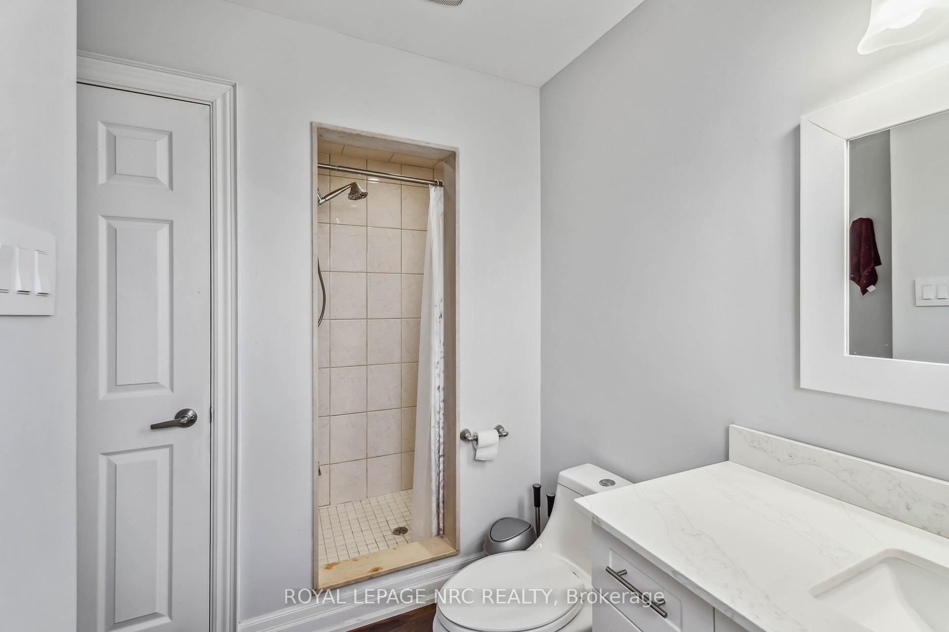 Photo 36 of 701 Upper Paradise Road, Hamilton, Gilkson — HOMEH