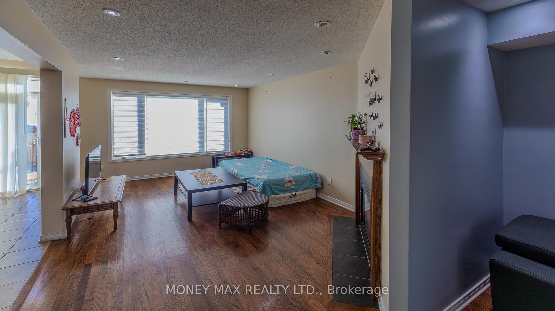 Photo 7 of 39 Chesapeake Crescent, Ottawa, Barrhaven - Cedargrove/Fraserdale — HOMEH