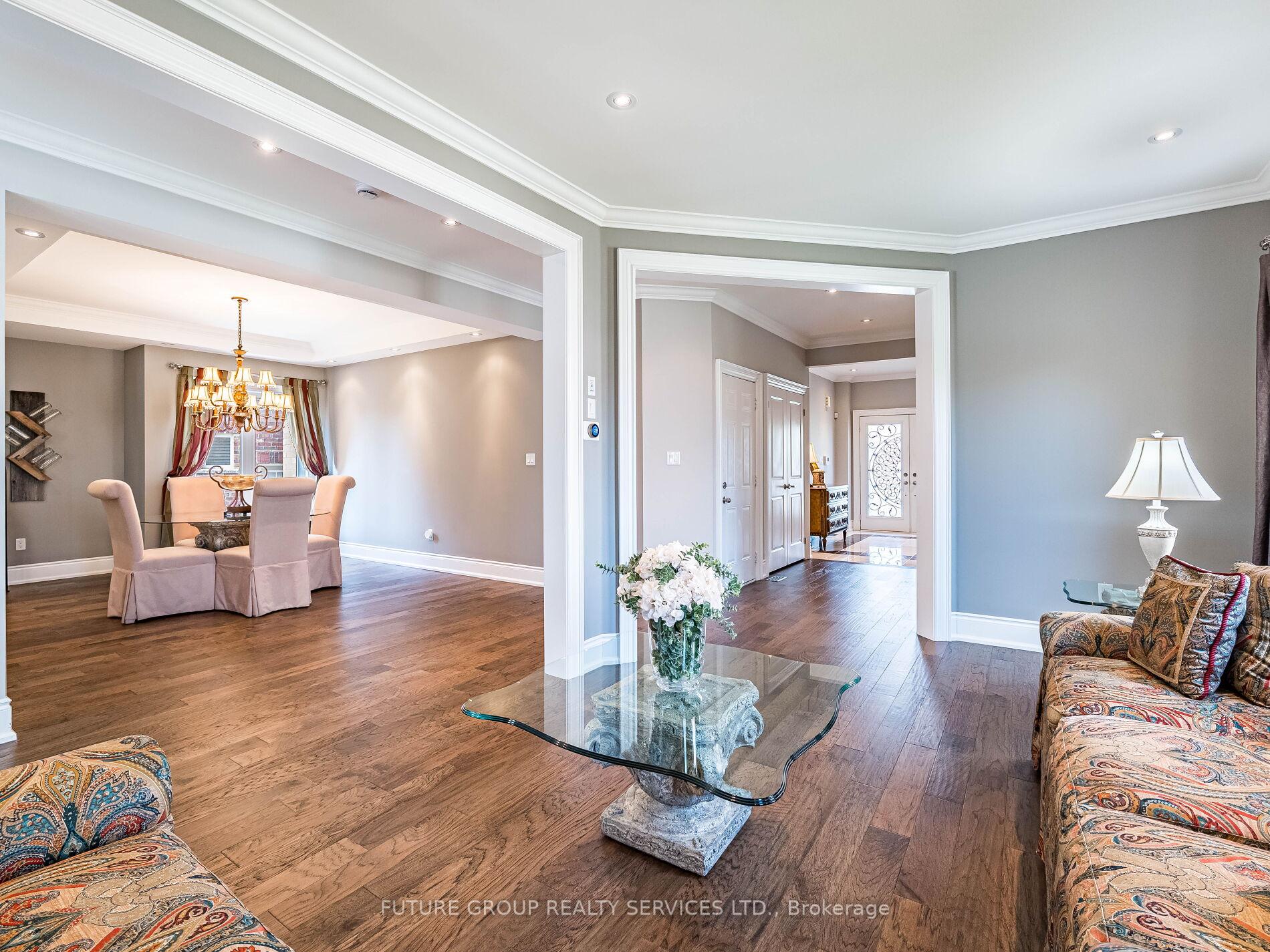 Photo 5 of 29 Godliman Road E, Brampton, Credit Valley — HOMEH