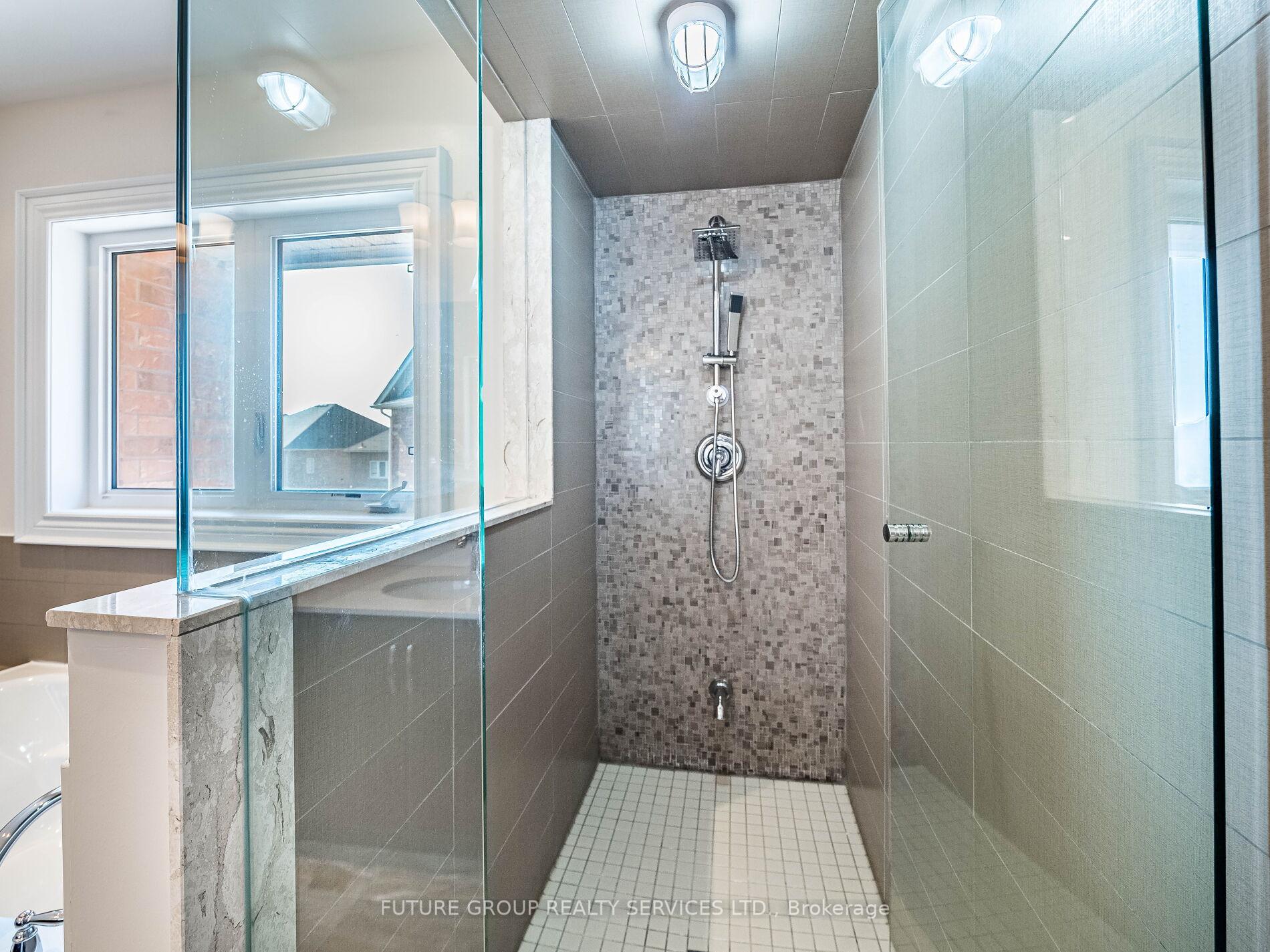 Photo 16 of 29 Godliman Road E, Brampton, Credit Valley — HOMEH