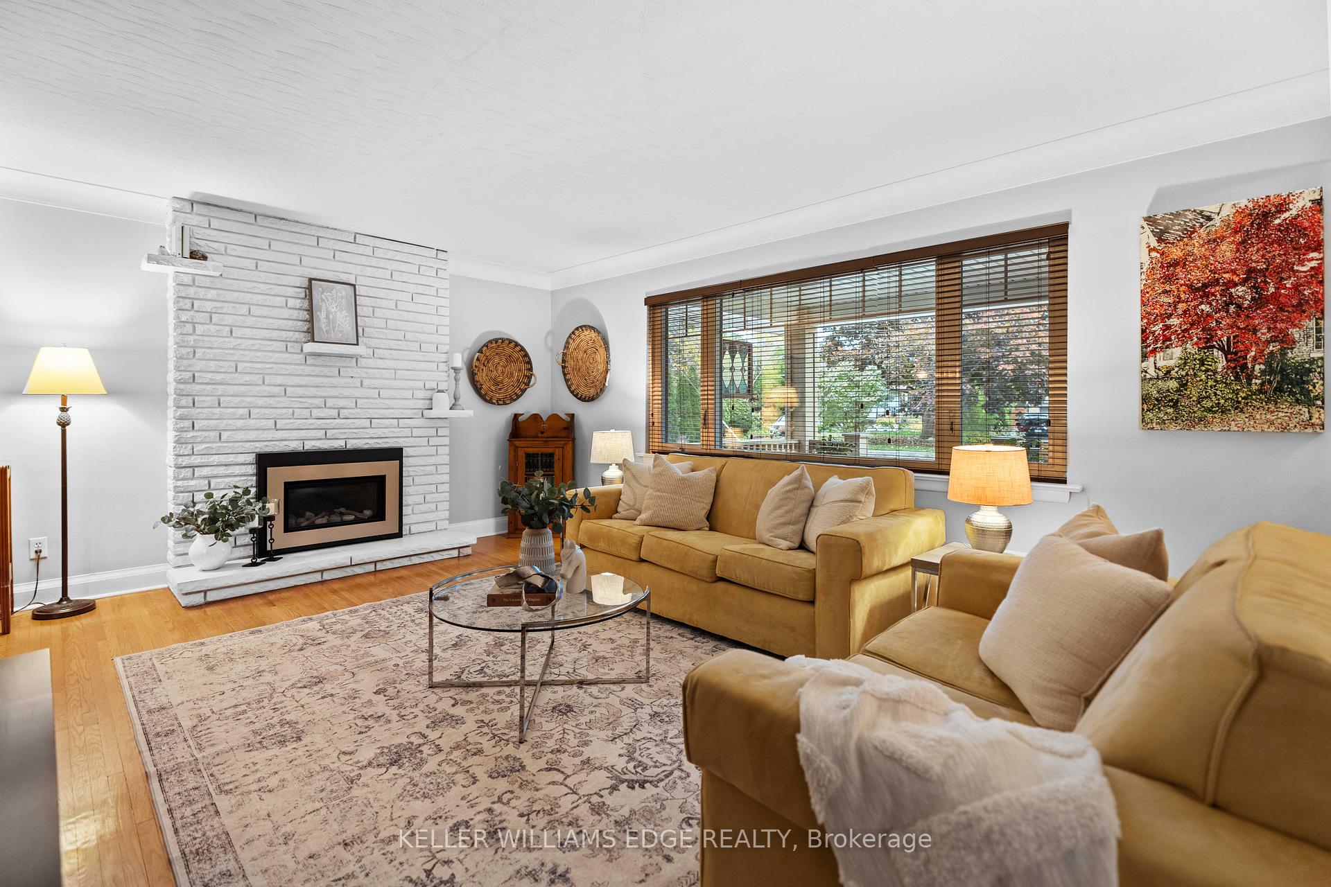 Photo 5 of 2182 Clarendon Park Drive, Burlington, Brant — HOMEH