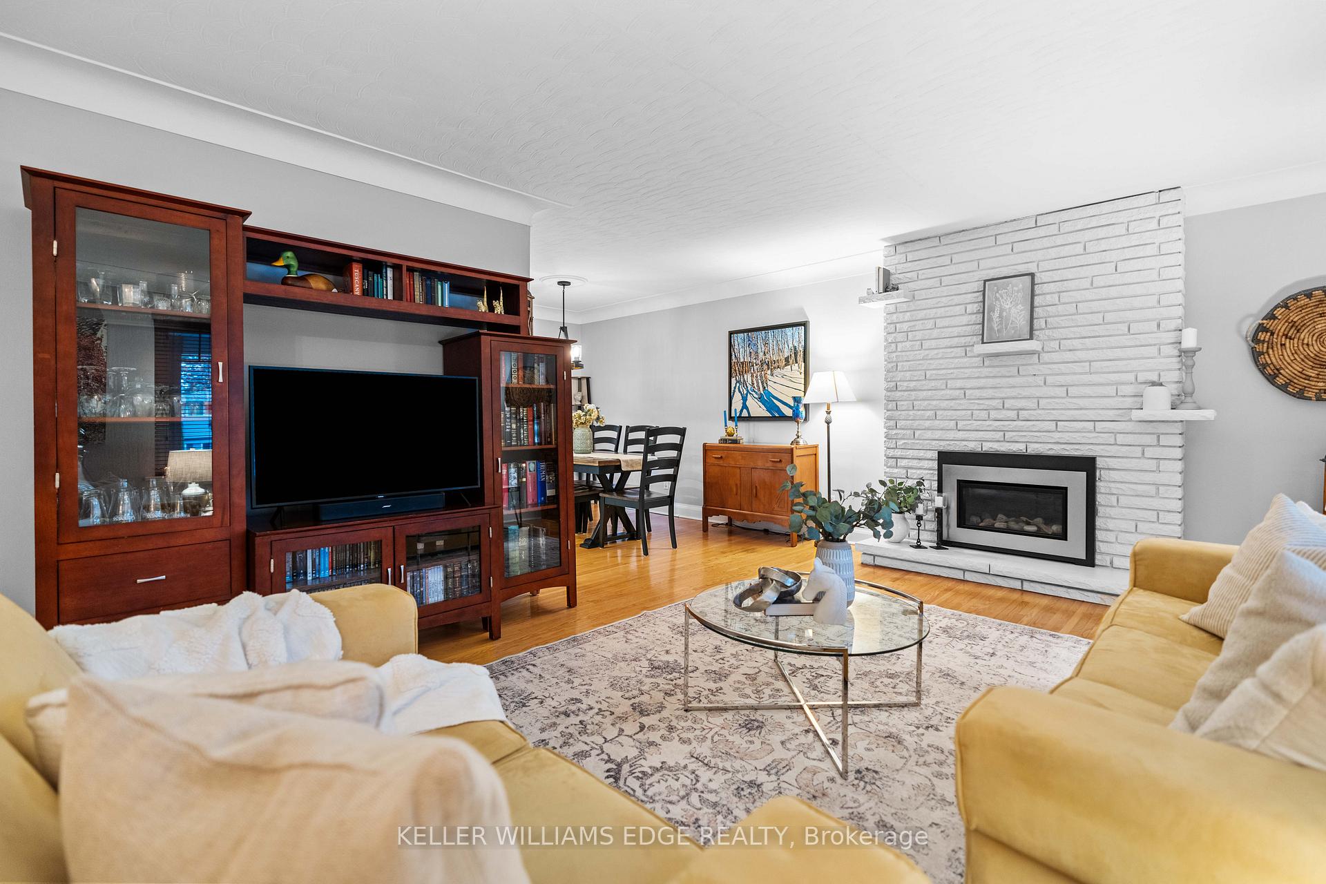 Photo 7 of 2182 Clarendon Park Drive, Burlington, Brant — HOMEH