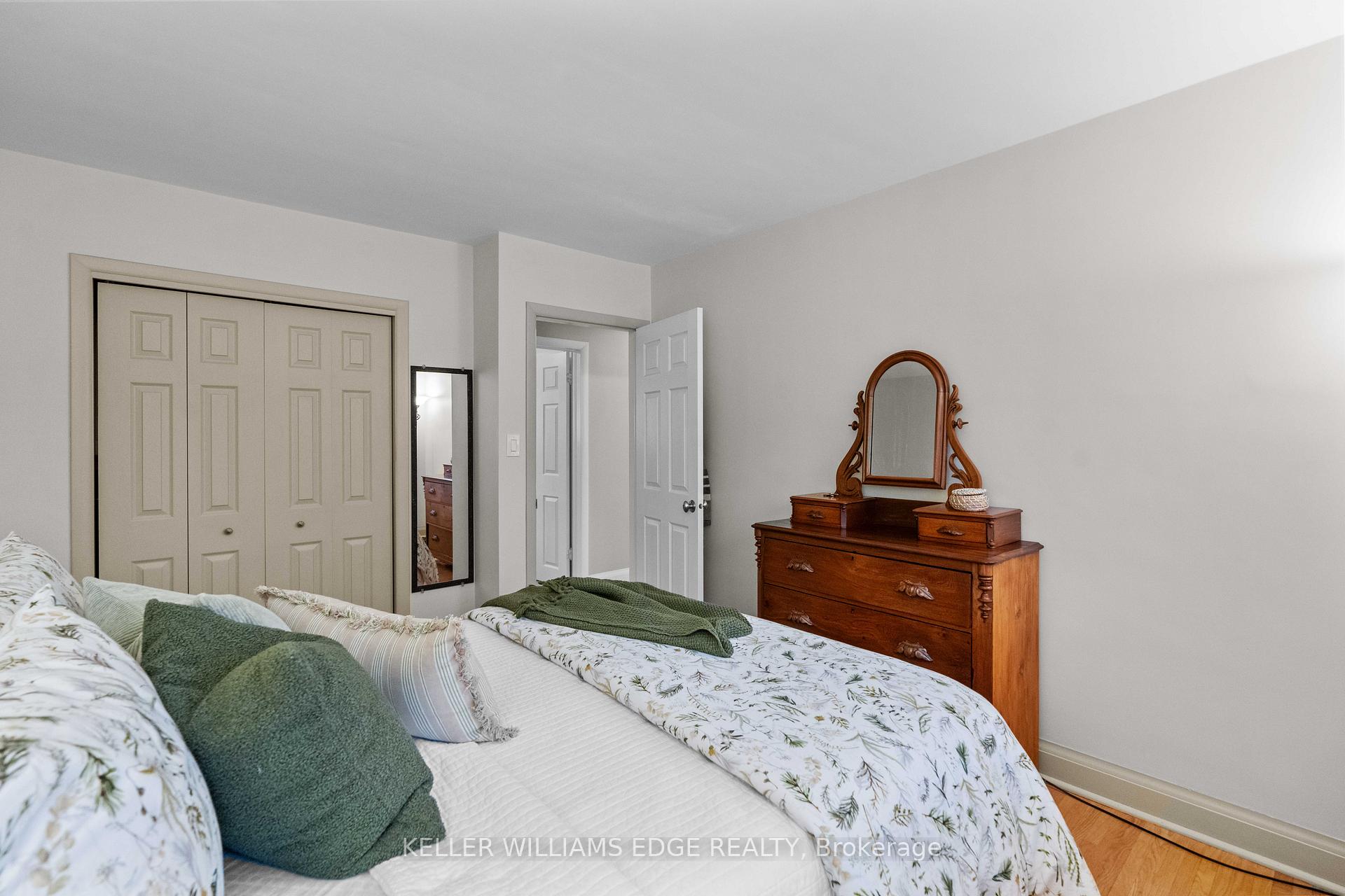 Photo 16 of 2182 Clarendon Park Drive, Burlington, Brant — HOMEH
