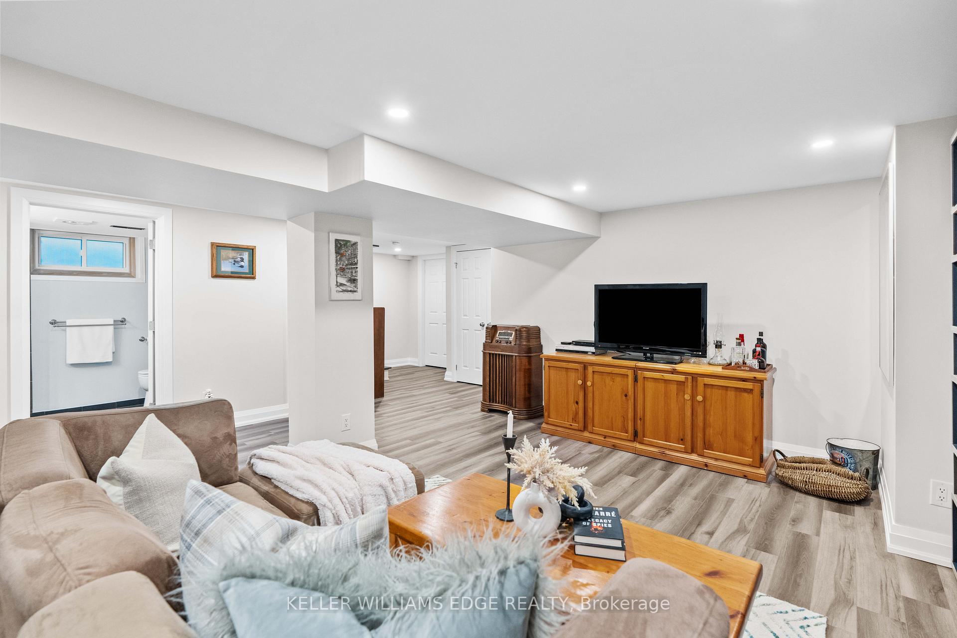 Photo 25 of 2182 Clarendon Park Drive, Burlington, Brant — HOMEH