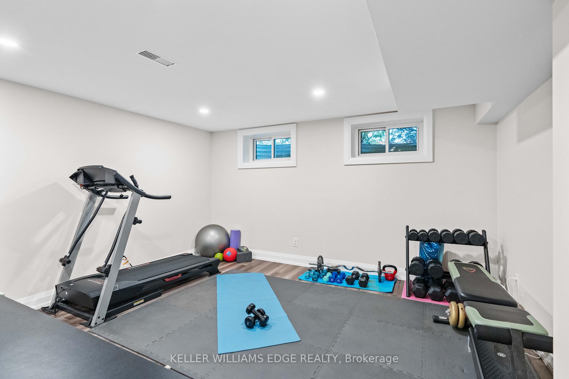 Photo 26 of 2182 Clarendon Park Drive, Burlington, Brant — HOMEH