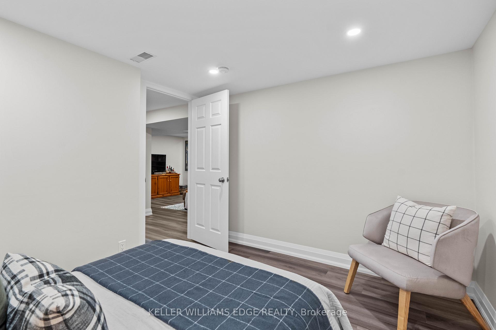 Photo 28 of 2182 Clarendon Park Drive, Burlington, Brant — HOMEH