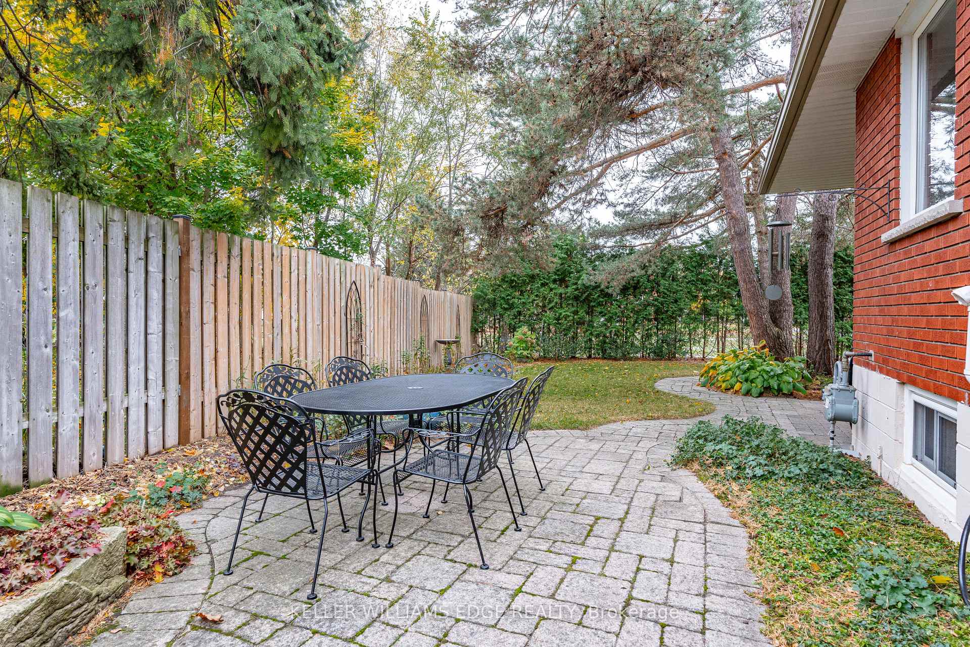 Photo 31 of 2182 Clarendon Park Drive, Burlington, Brant — HOMEH