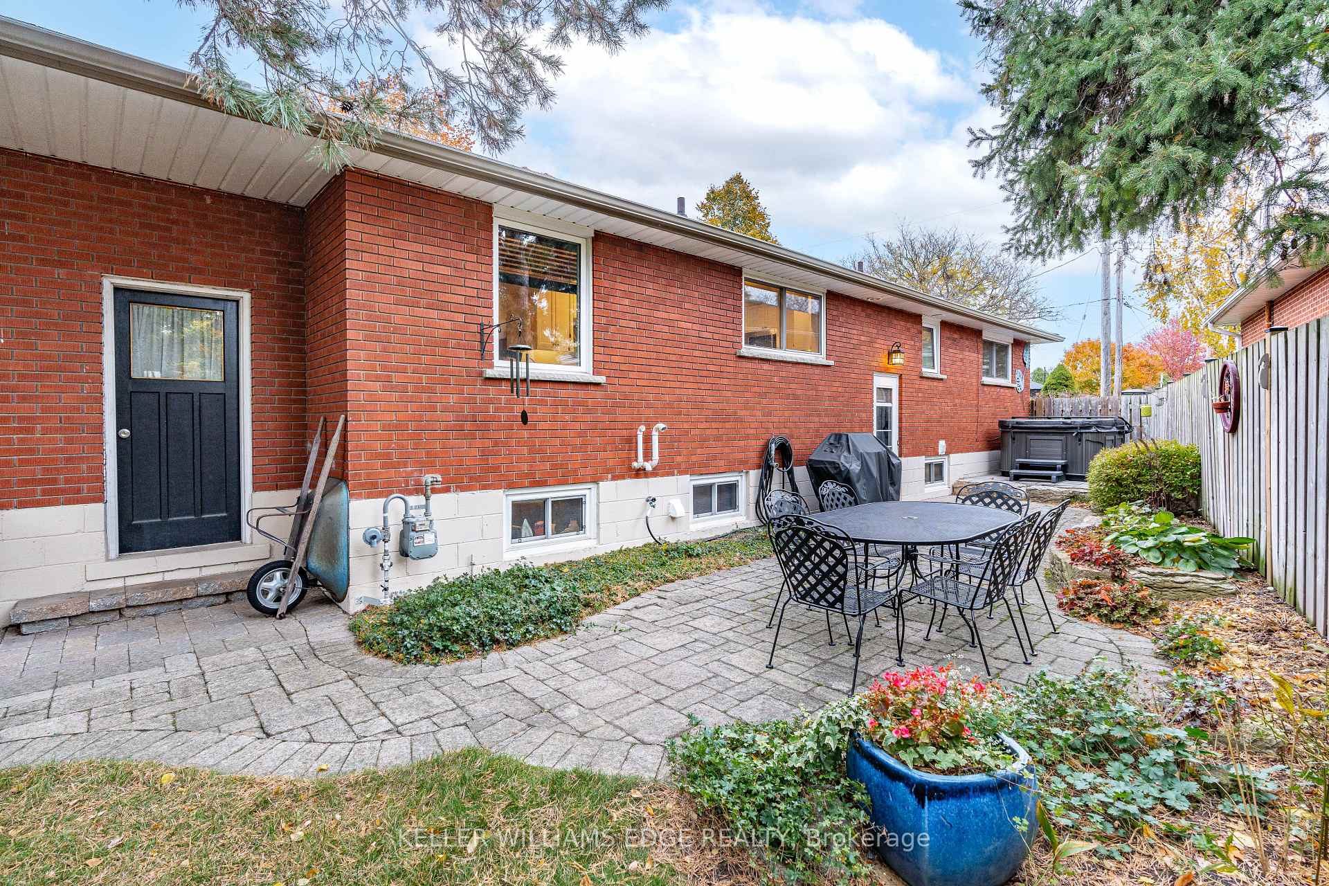 Photo 32 of 2182 Clarendon Park Drive, Burlington, Brant — HOMEH