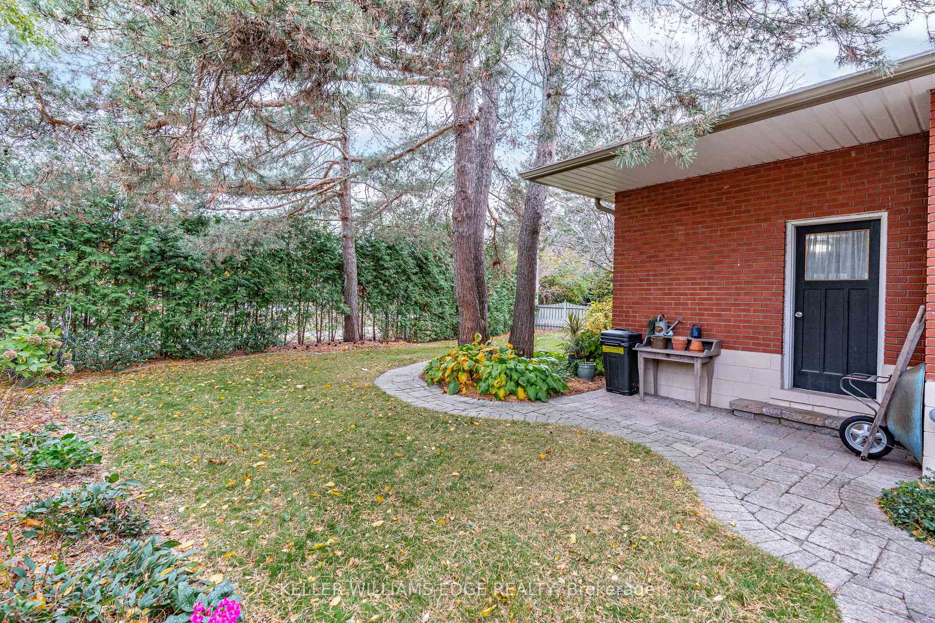 Photo 33 of 2182 Clarendon Park Drive, Burlington, Brant — HOMEH