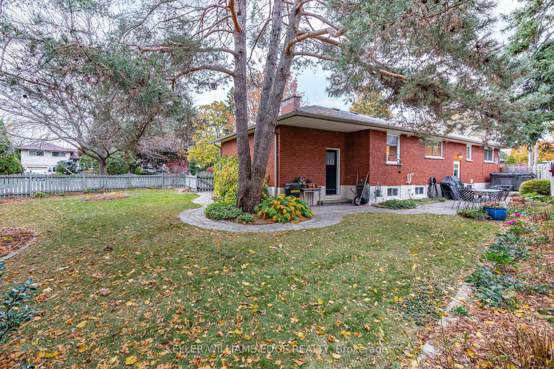 Photo 34 of 2182 Clarendon Park Drive, Burlington, Brant — HOMEH