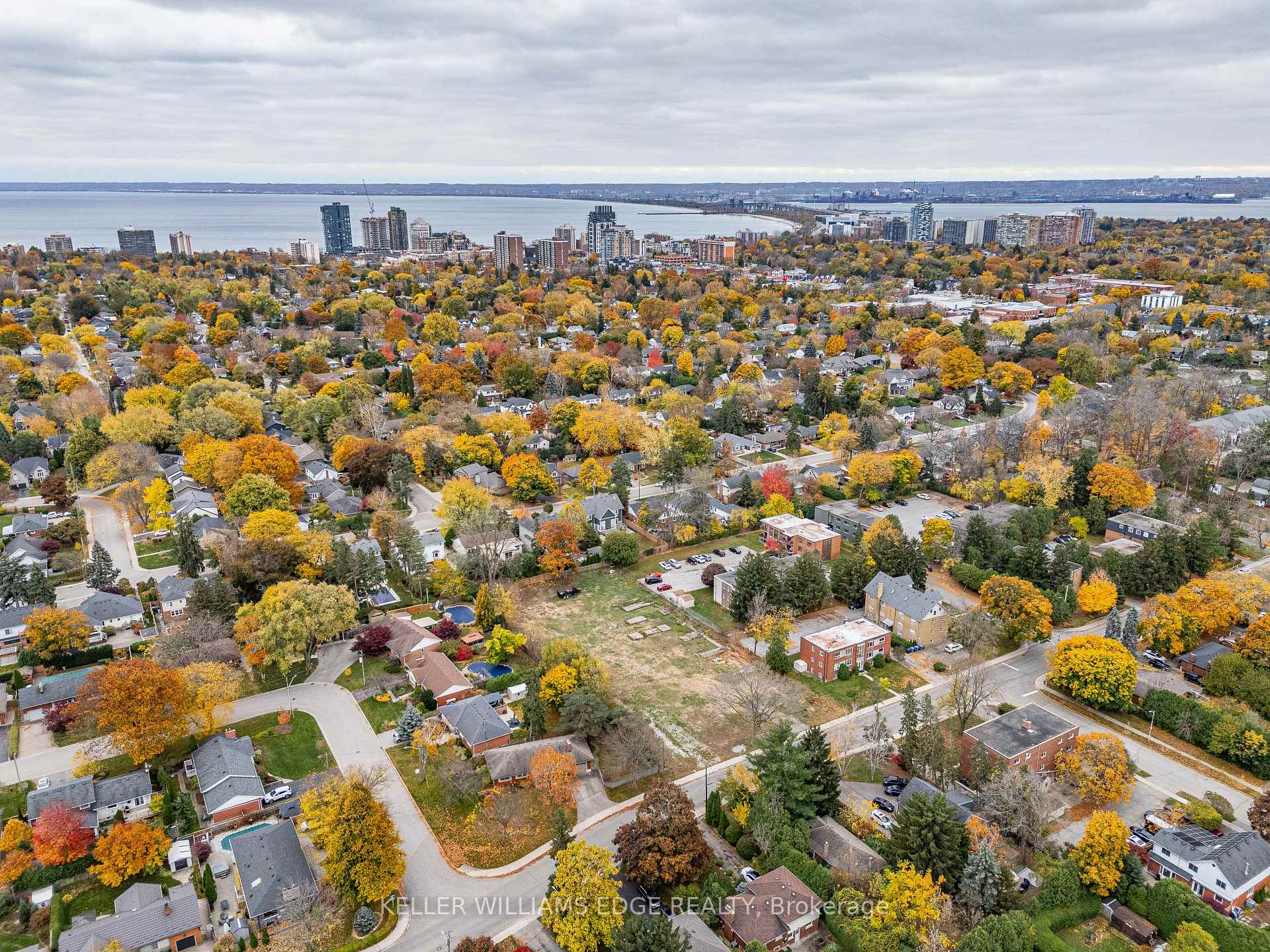 Photo 37 of 2182 Clarendon Park Drive, Burlington, Brant — HOMEH