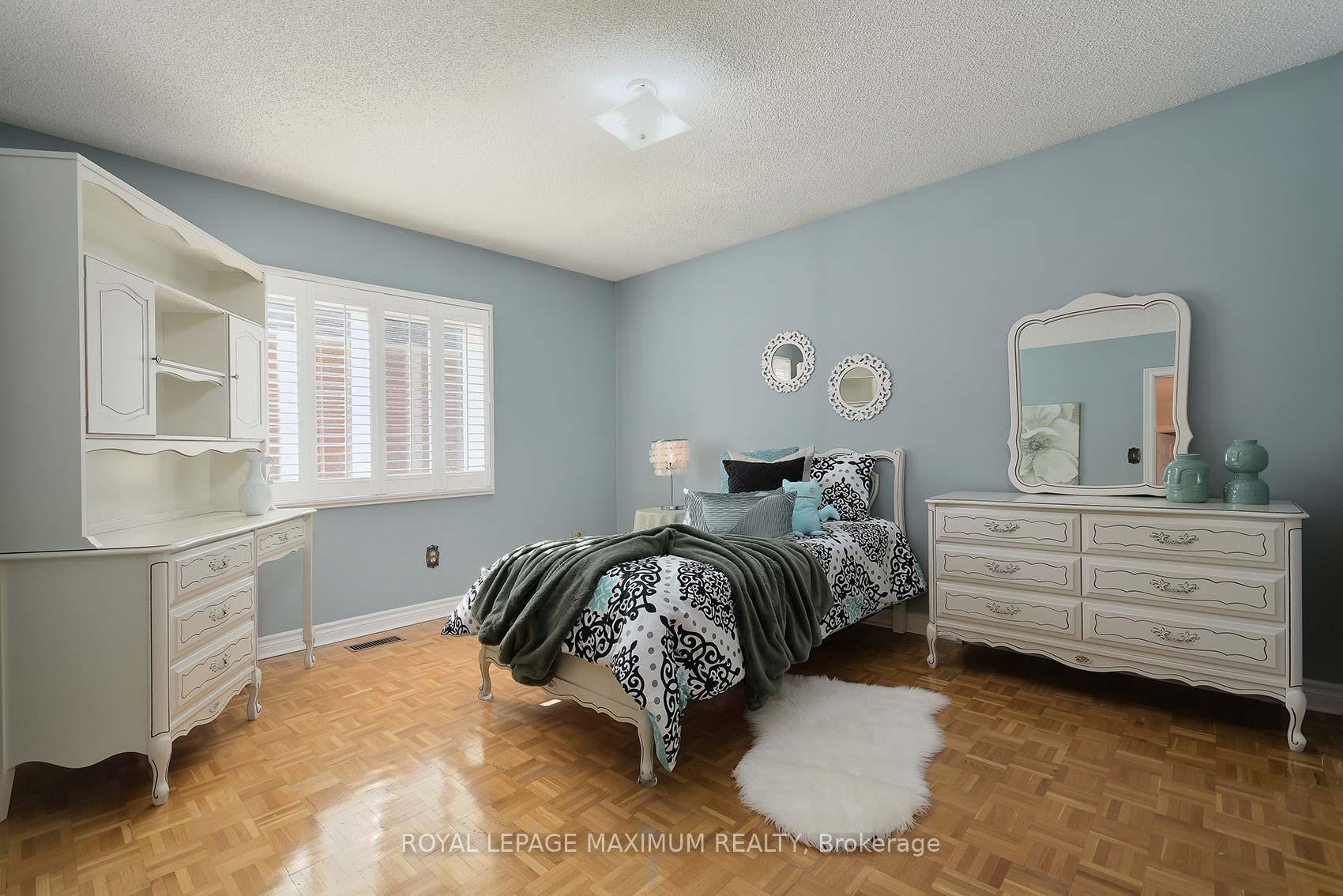 Photo 3 of 1 Trevor Street, Vaughan, East Woodbridge — HOMEH