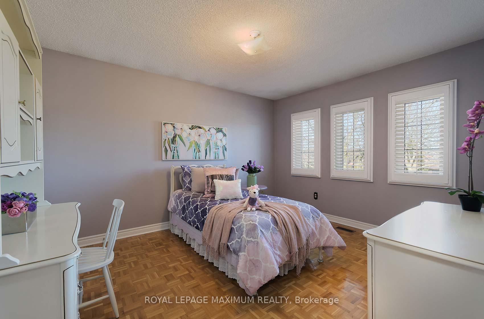 Photo 5 of 1 Trevor Street, Vaughan, East Woodbridge — HOMEH