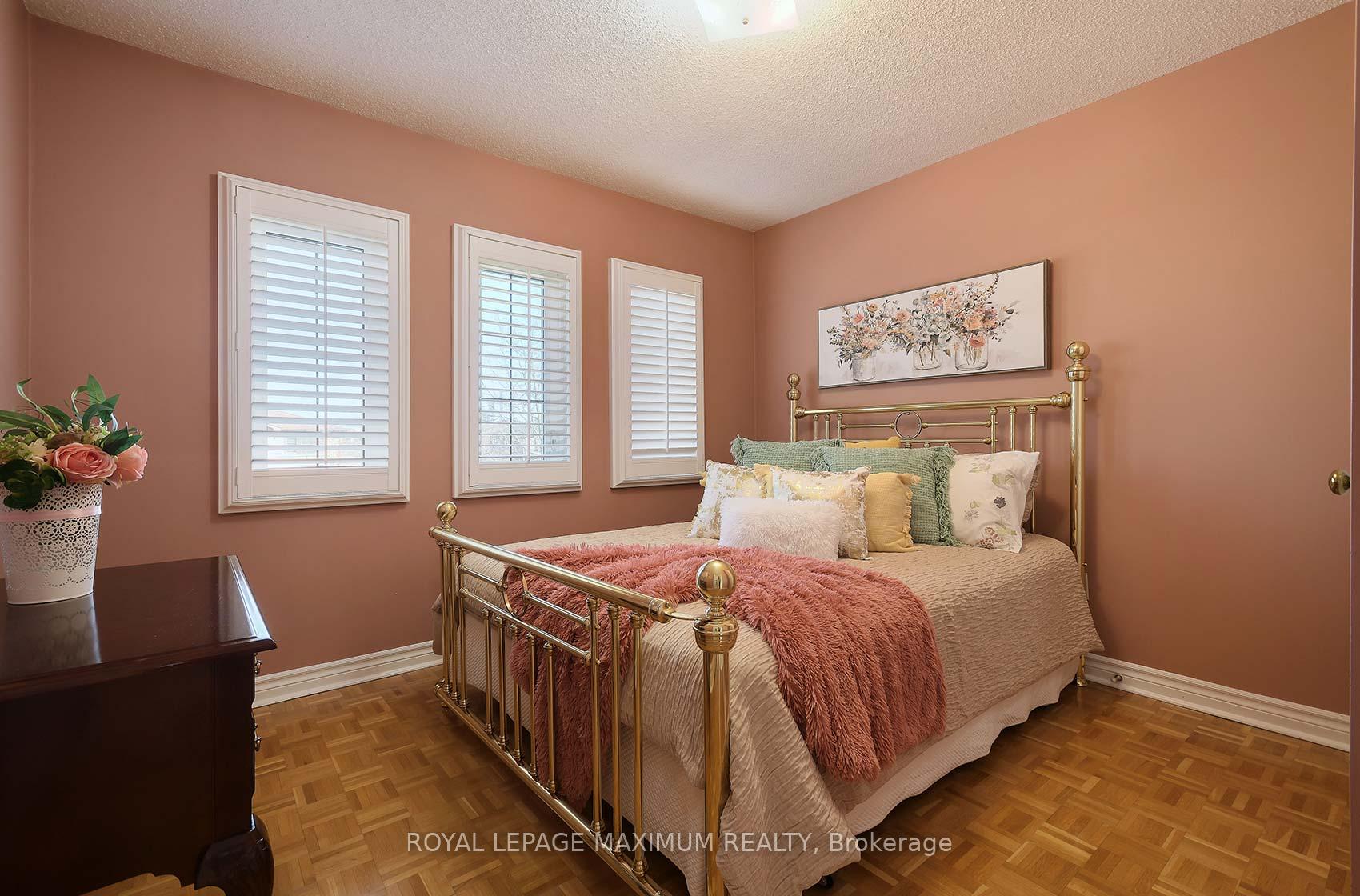 Photo 6 of 1 Trevor Street, Vaughan, East Woodbridge — HOMEH