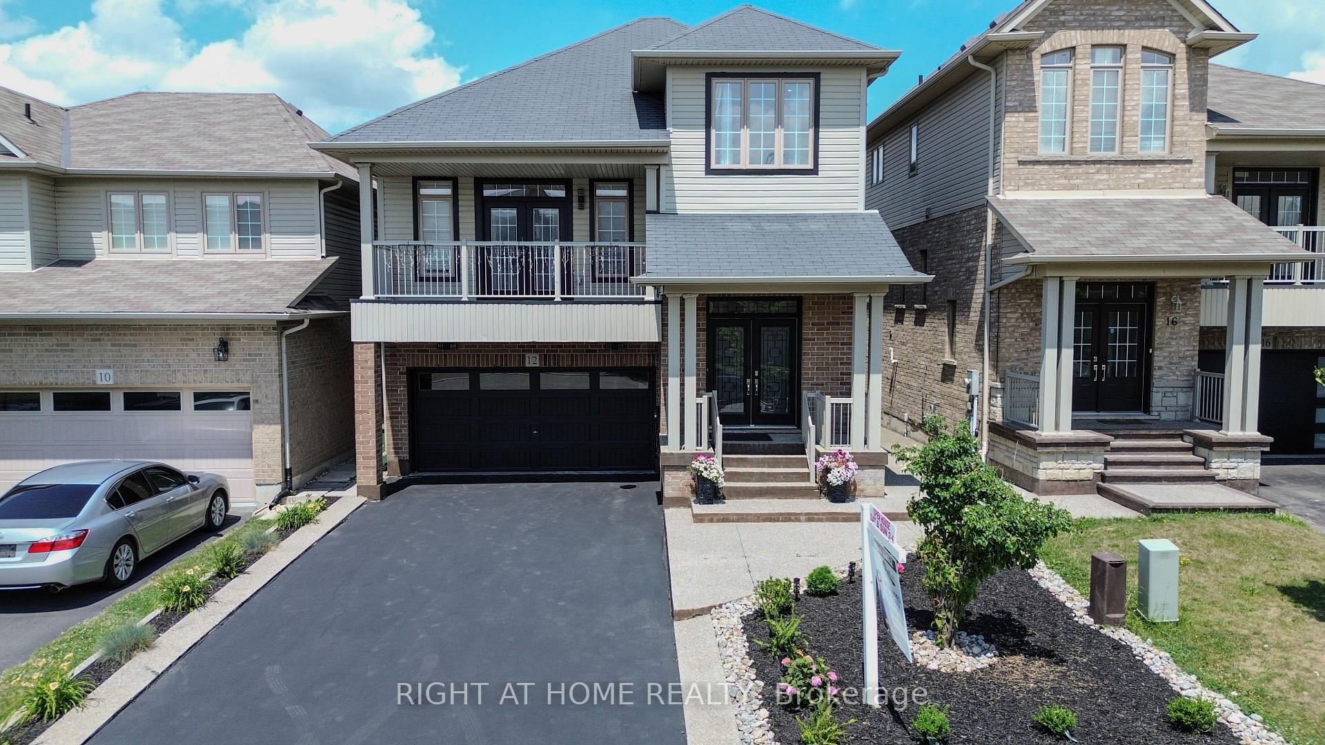 Photo 2 of 12 Bankfield Crescent, Hamilton, Stoney Creek Mountain — HOMEH