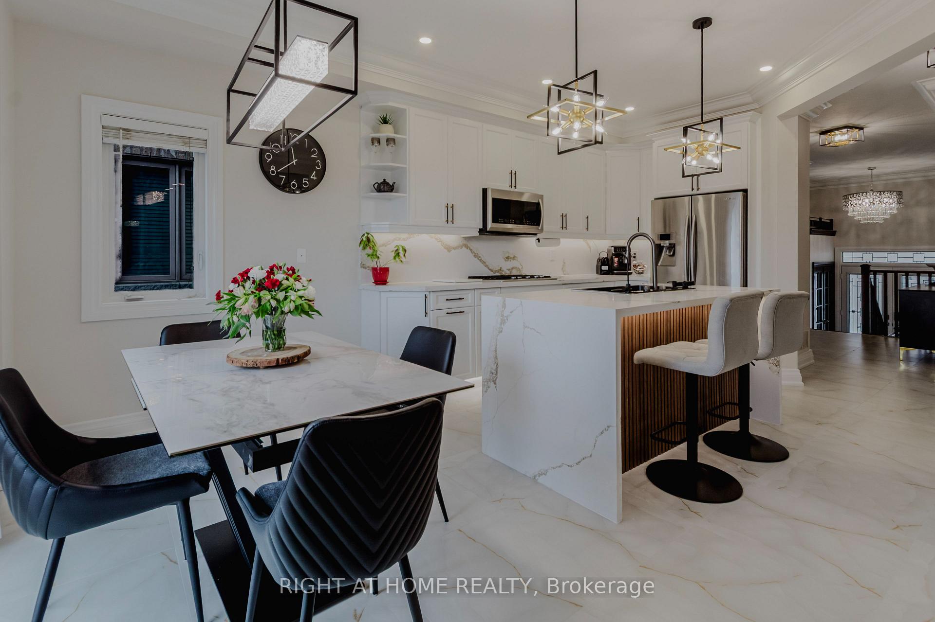 Photo 12 of 12 Bankfield Crescent, Hamilton, Stoney Creek Mountain — HOMEH