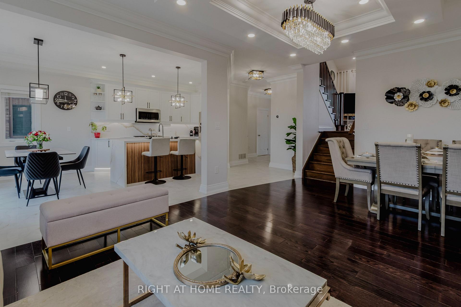 Photo 15 of 12 Bankfield Crescent, Hamilton, Stoney Creek Mountain — HOMEH