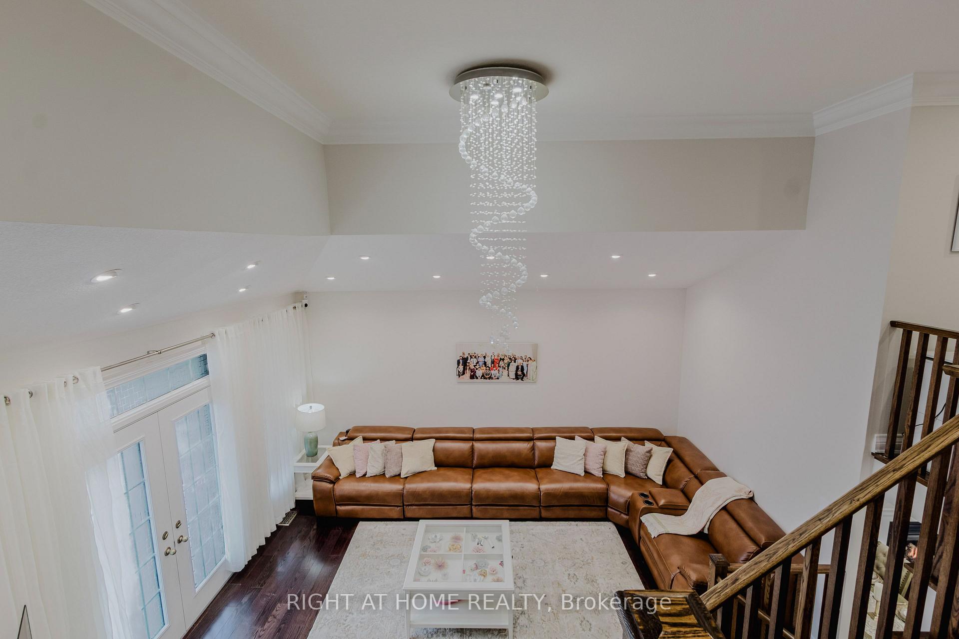 Photo 21 of 12 Bankfield Crescent, Hamilton, Stoney Creek Mountain — HOMEH
