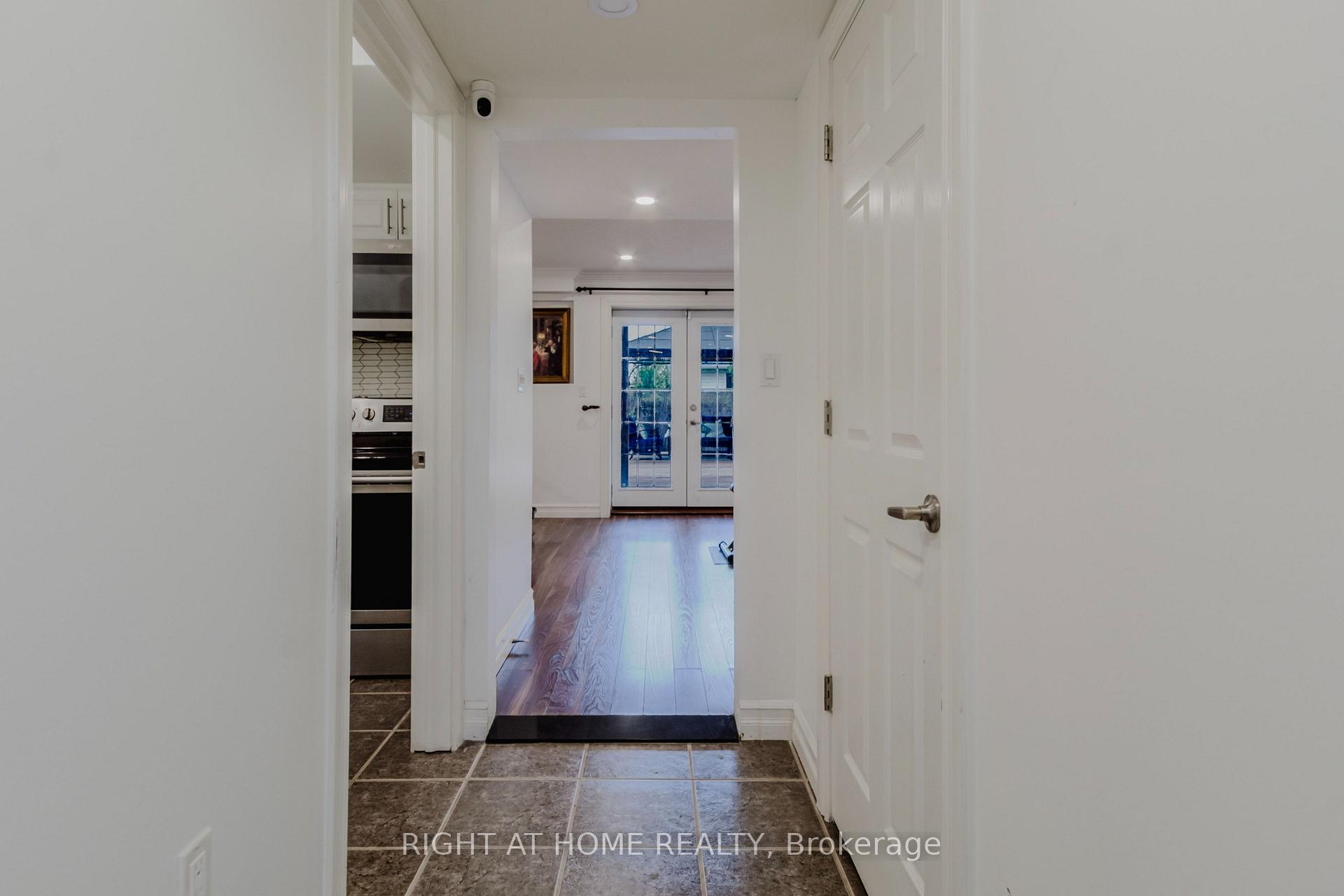 Photo 32 of 12 Bankfield Crescent, Hamilton, Stoney Creek Mountain — HOMEH